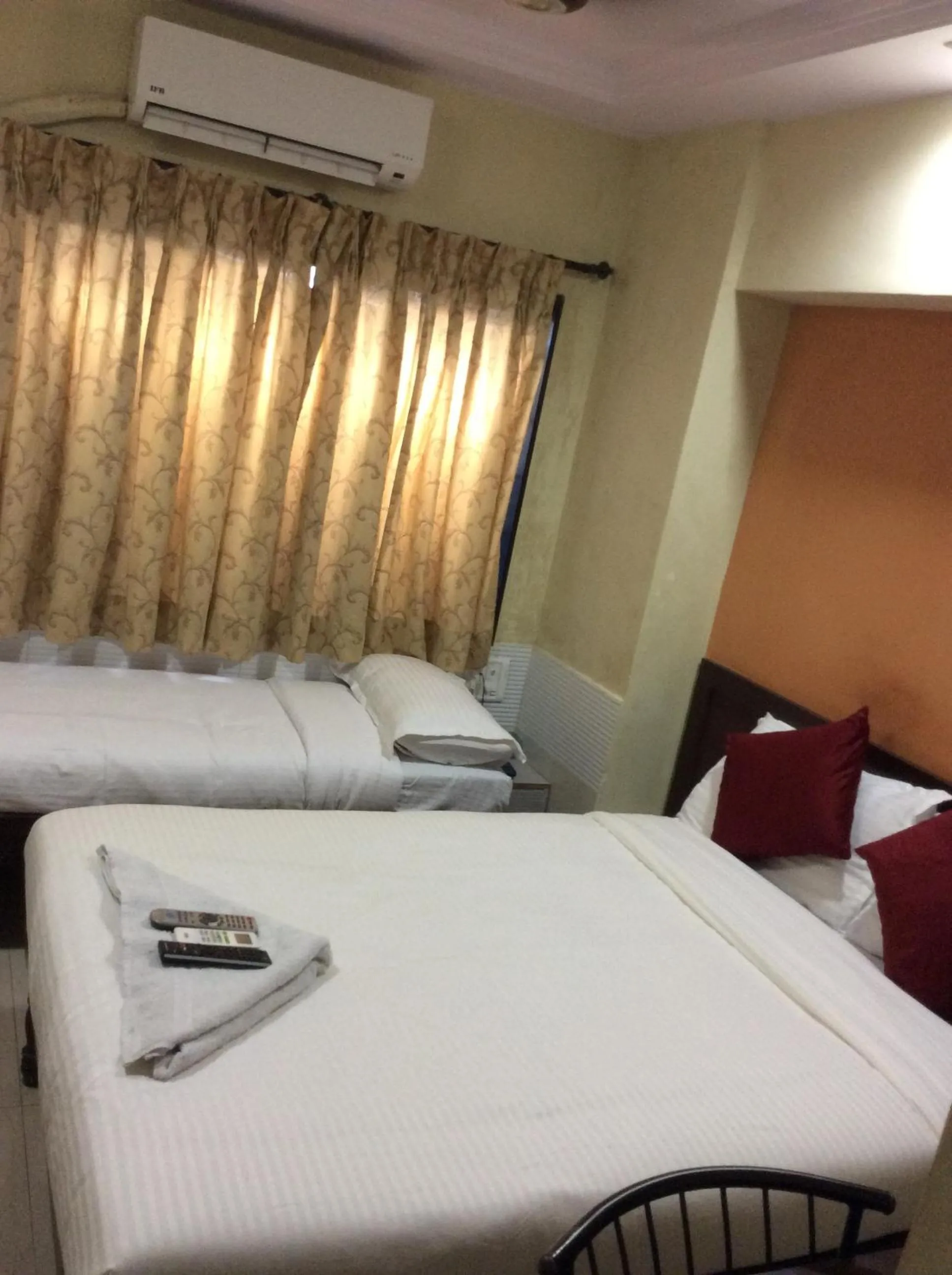 Bedroom, Bed in Hotel Arma Court - Near US Embassy, BKC