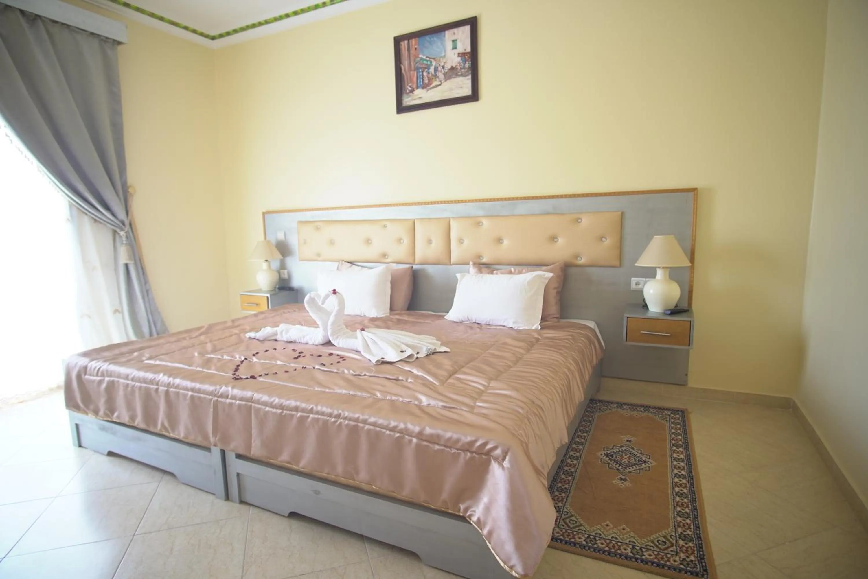 Bed in Almounia Hotel & Spa