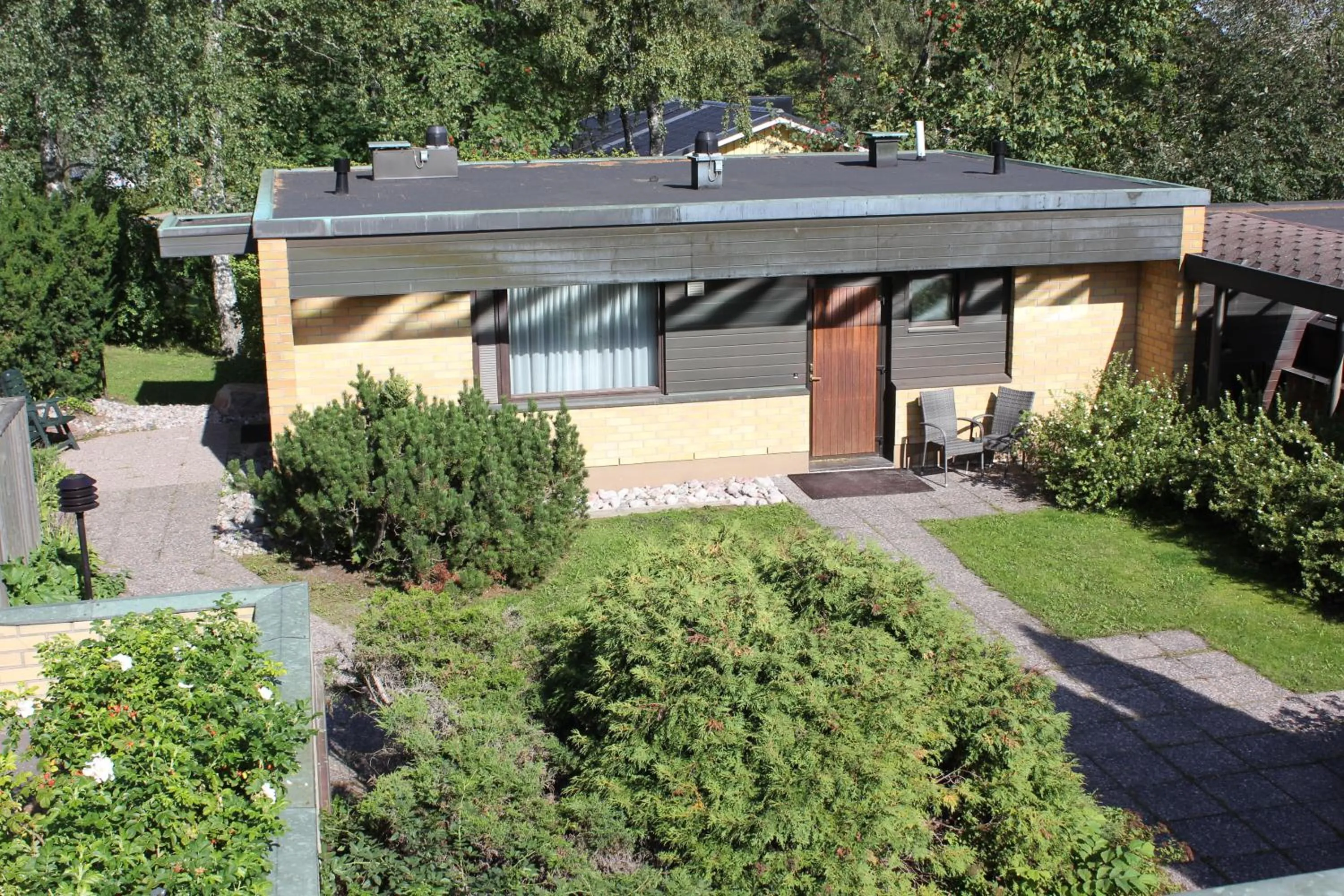 Facade/entrance in Hotel Fjalar