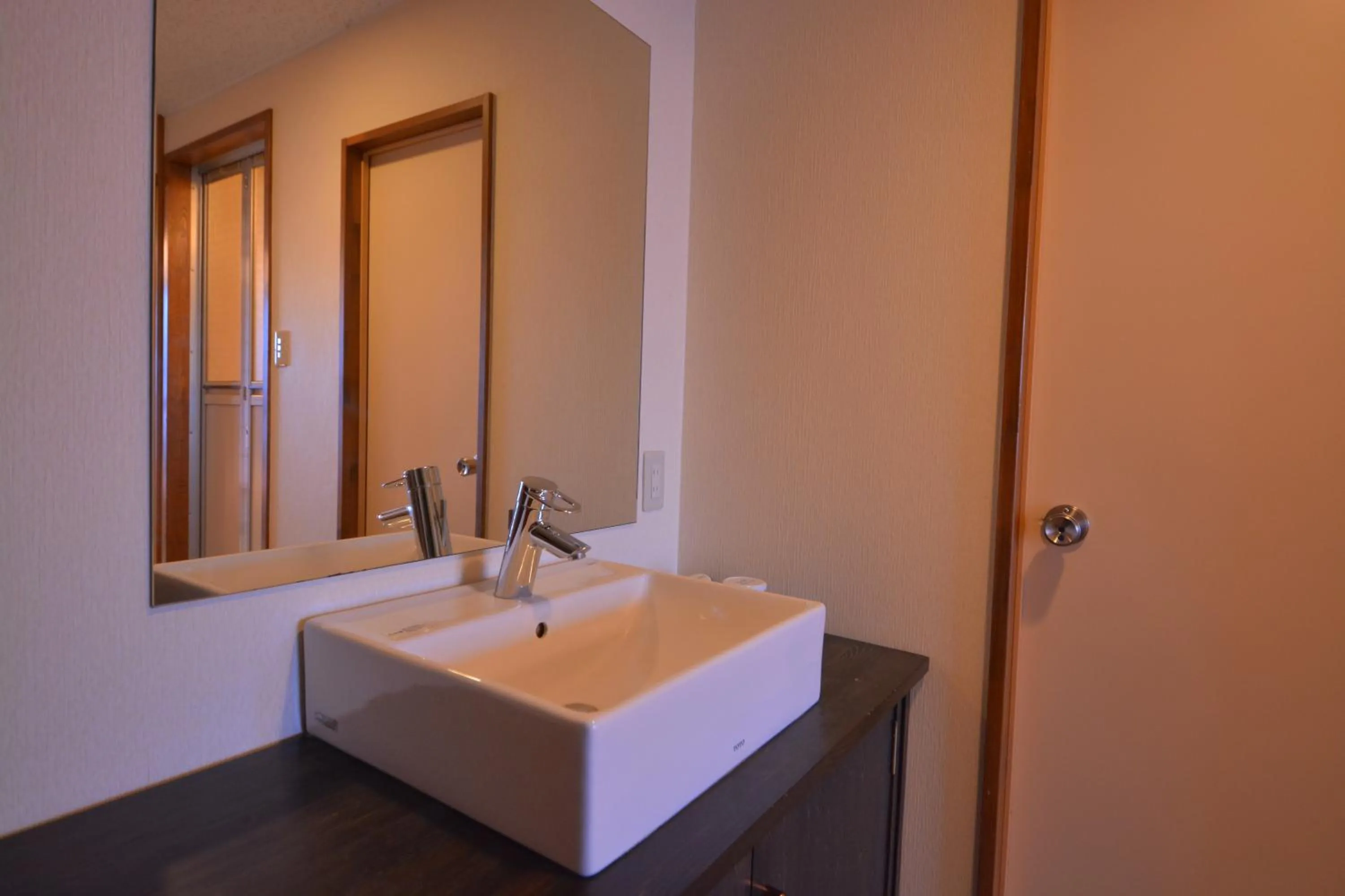 Decorative detail in Nikko Tokinoyuu