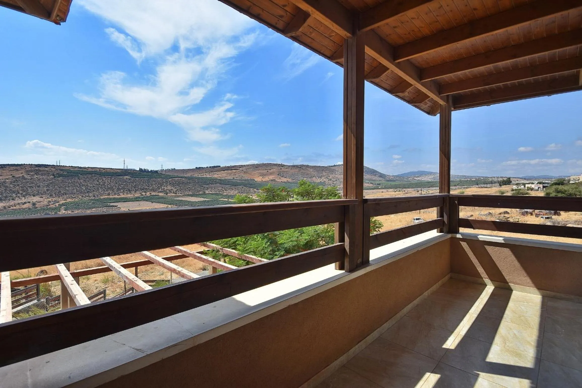 Property building in Zug Yonim