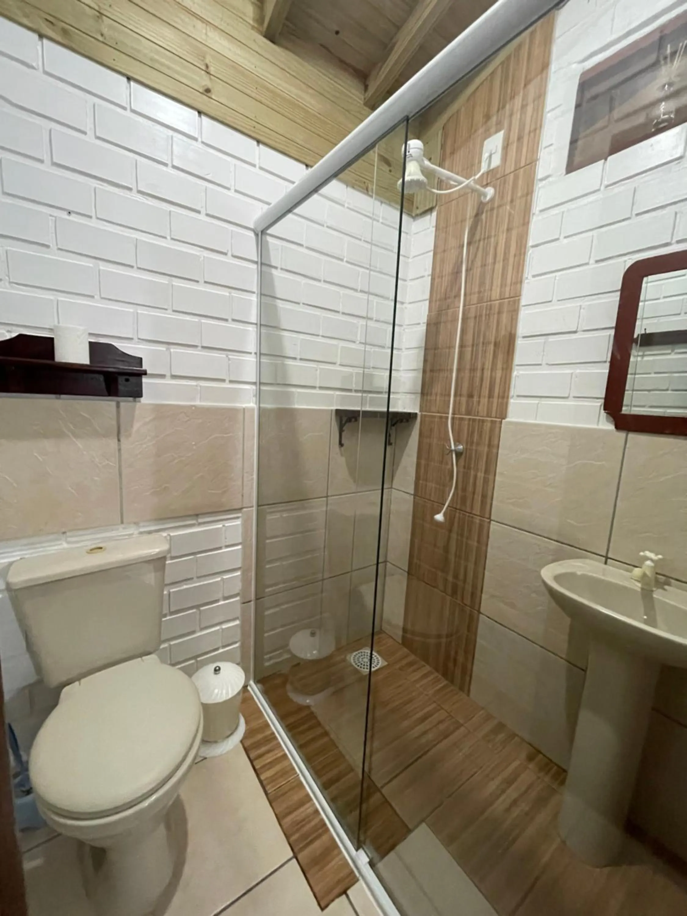 Toilet in Pousada Areias do Embaú