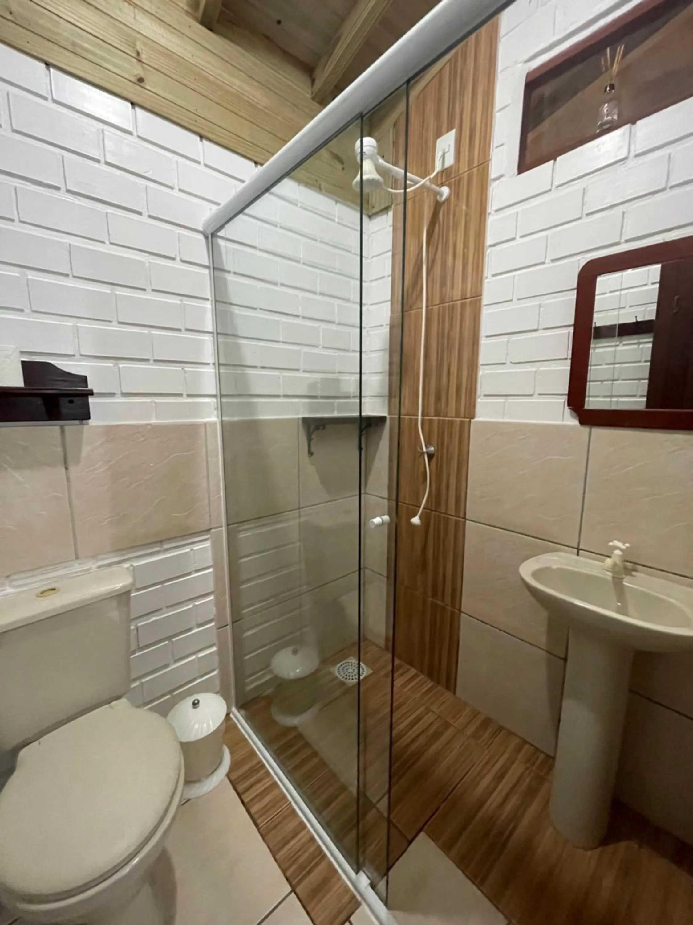 Shower in Pousada Areias do Embaú