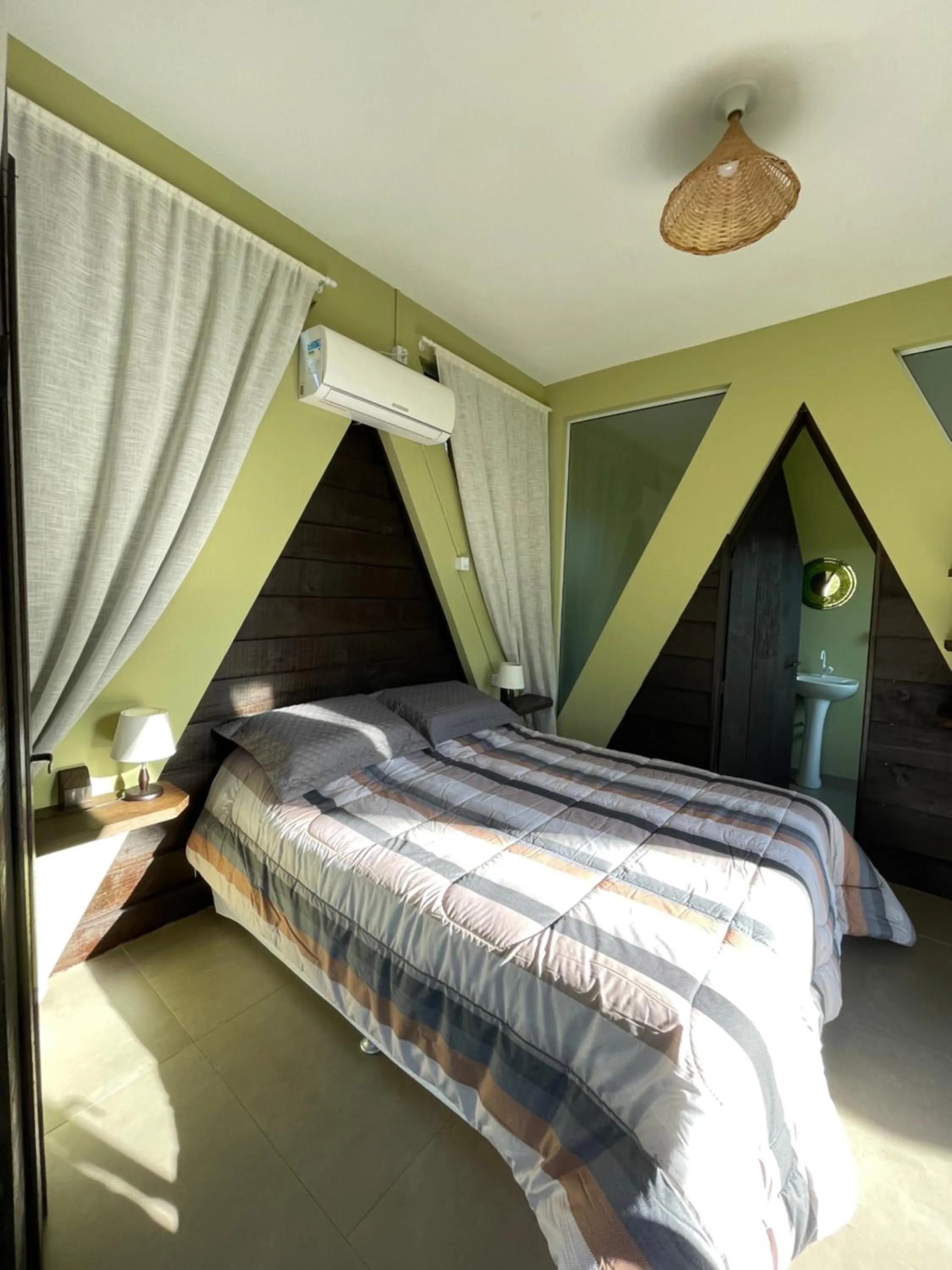 Lake view, Bed in Pousada Areias do Embaú