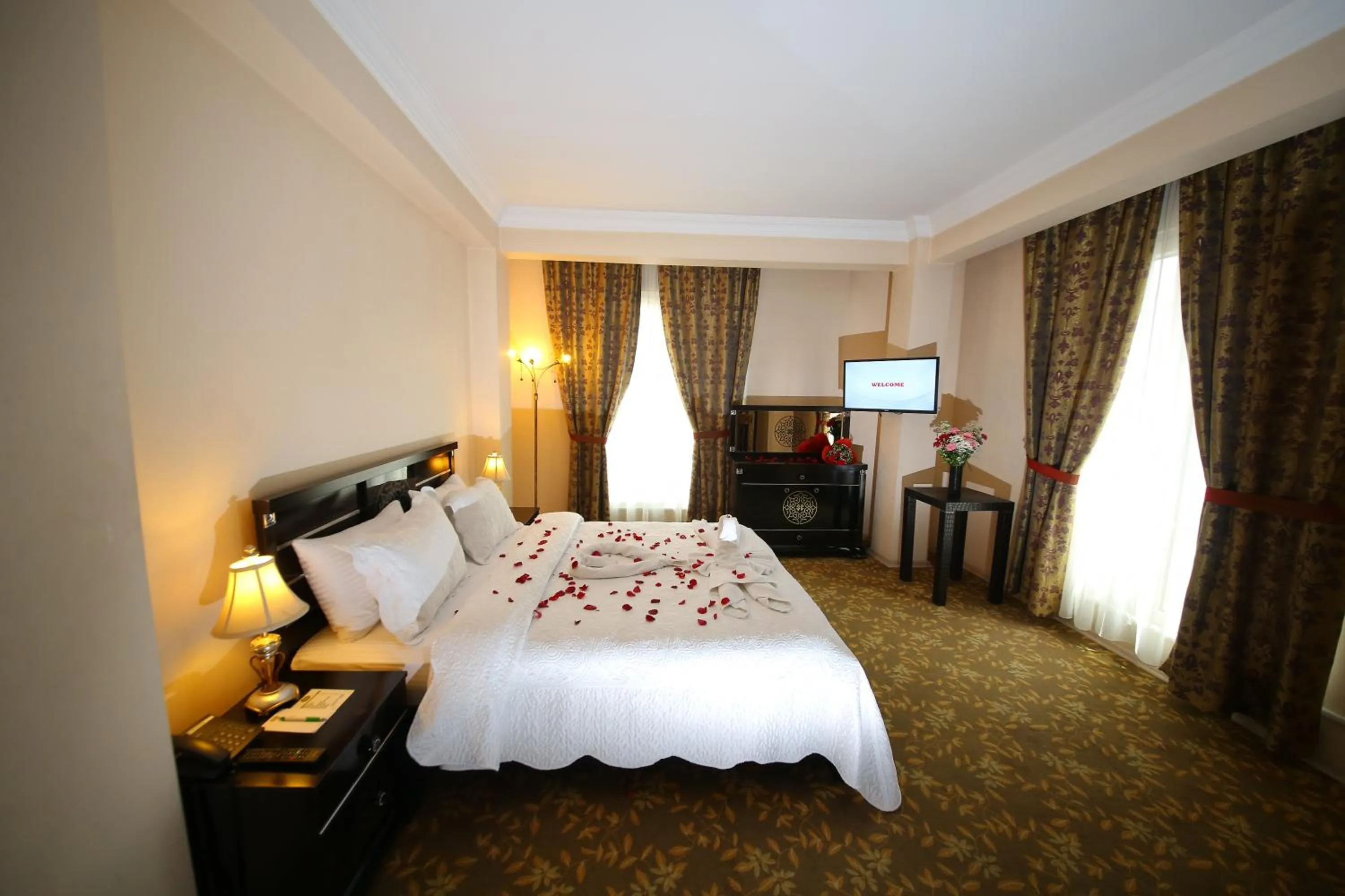 Day, Bed in My House Otel