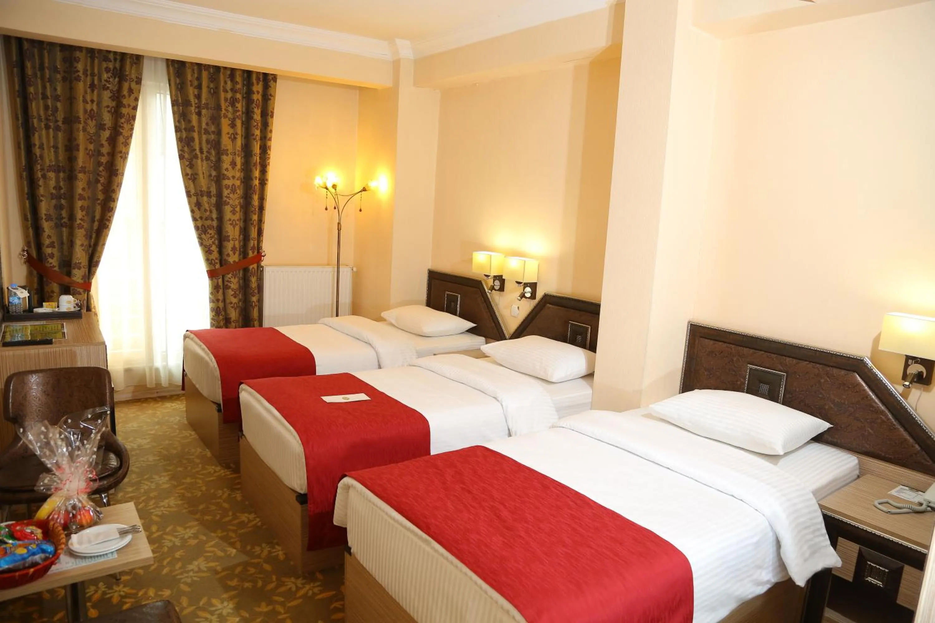 Day, Bed in My House Otel