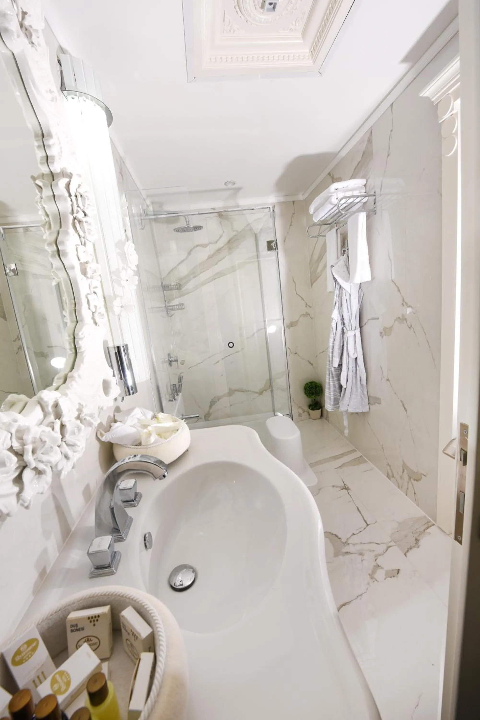 Bathroom in My House Otel