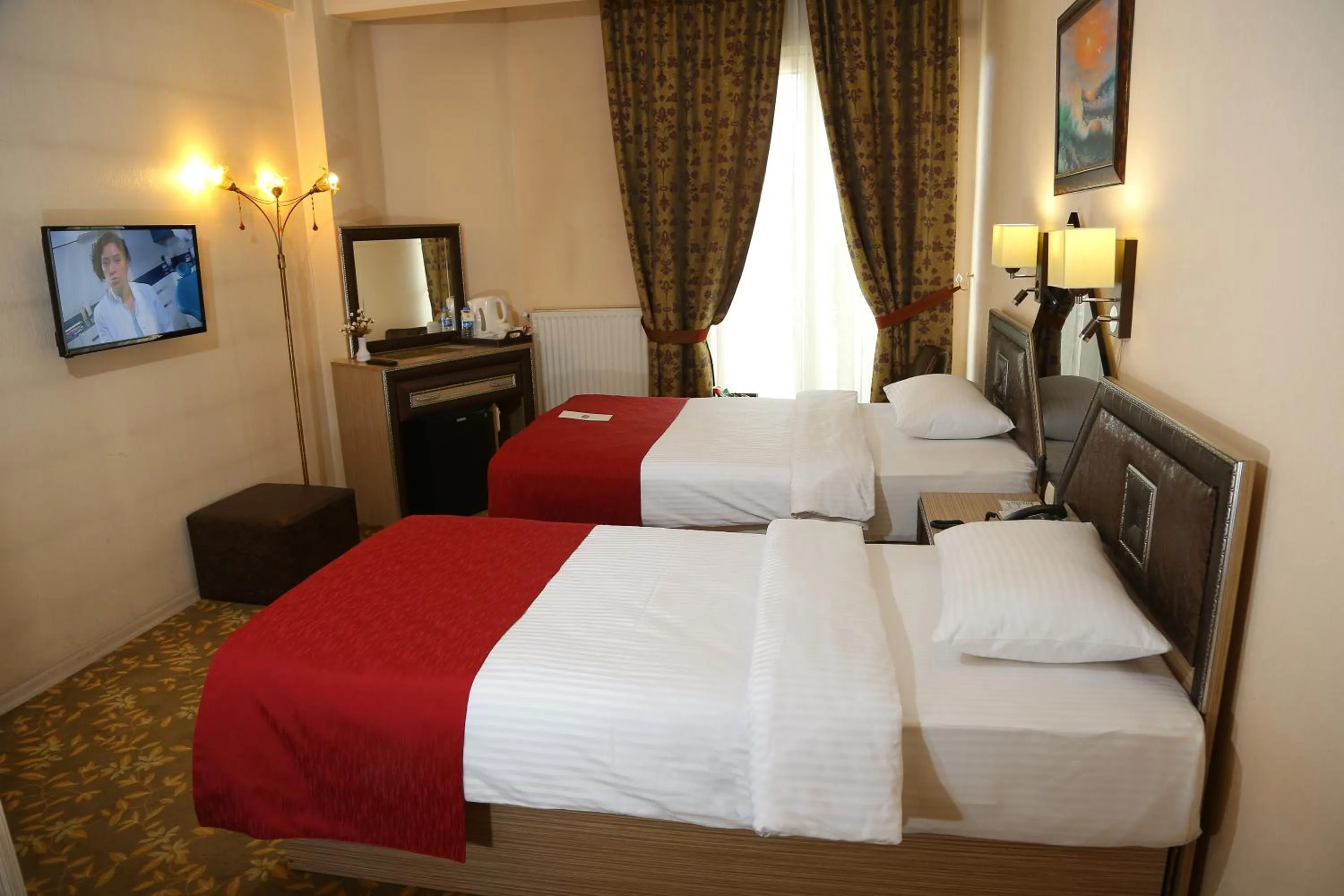 Day, Bed in My House Otel