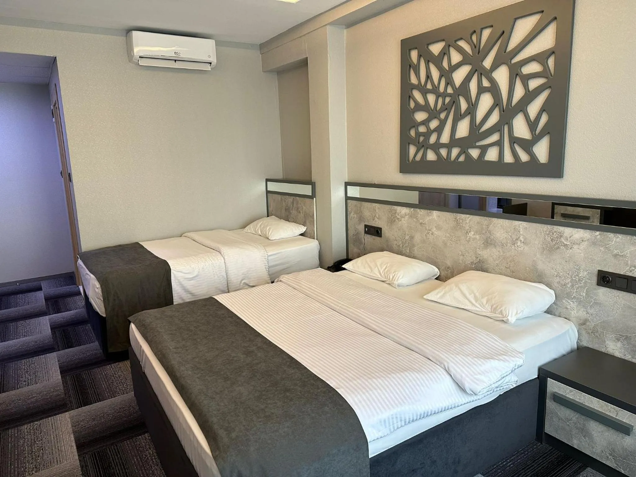 Photo of the whole room, Bed in My House Otel