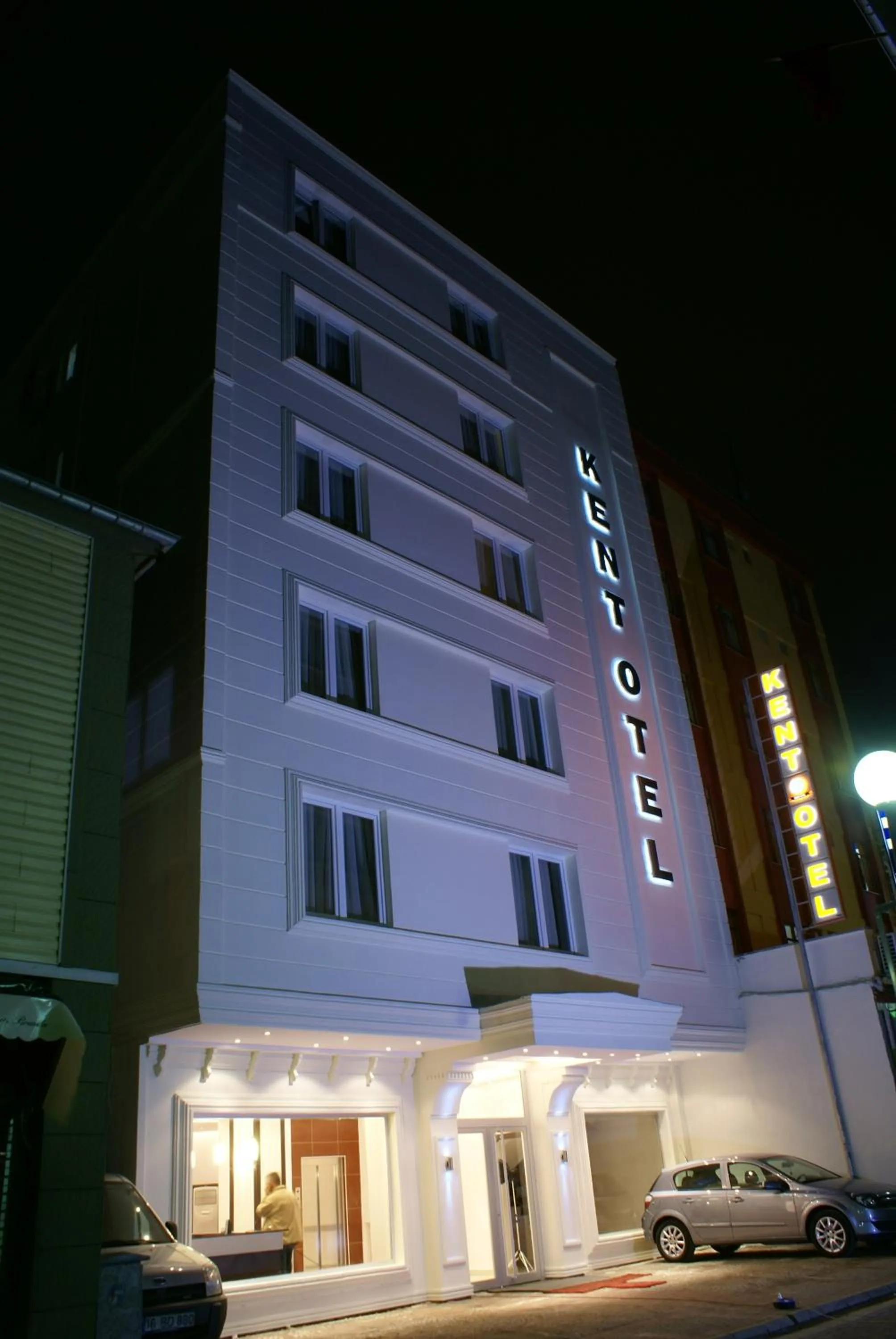 Facade/entrance in Kent Hotel