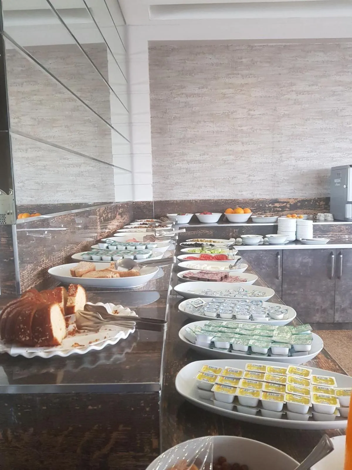 Buffet breakfast in Kent Hotel