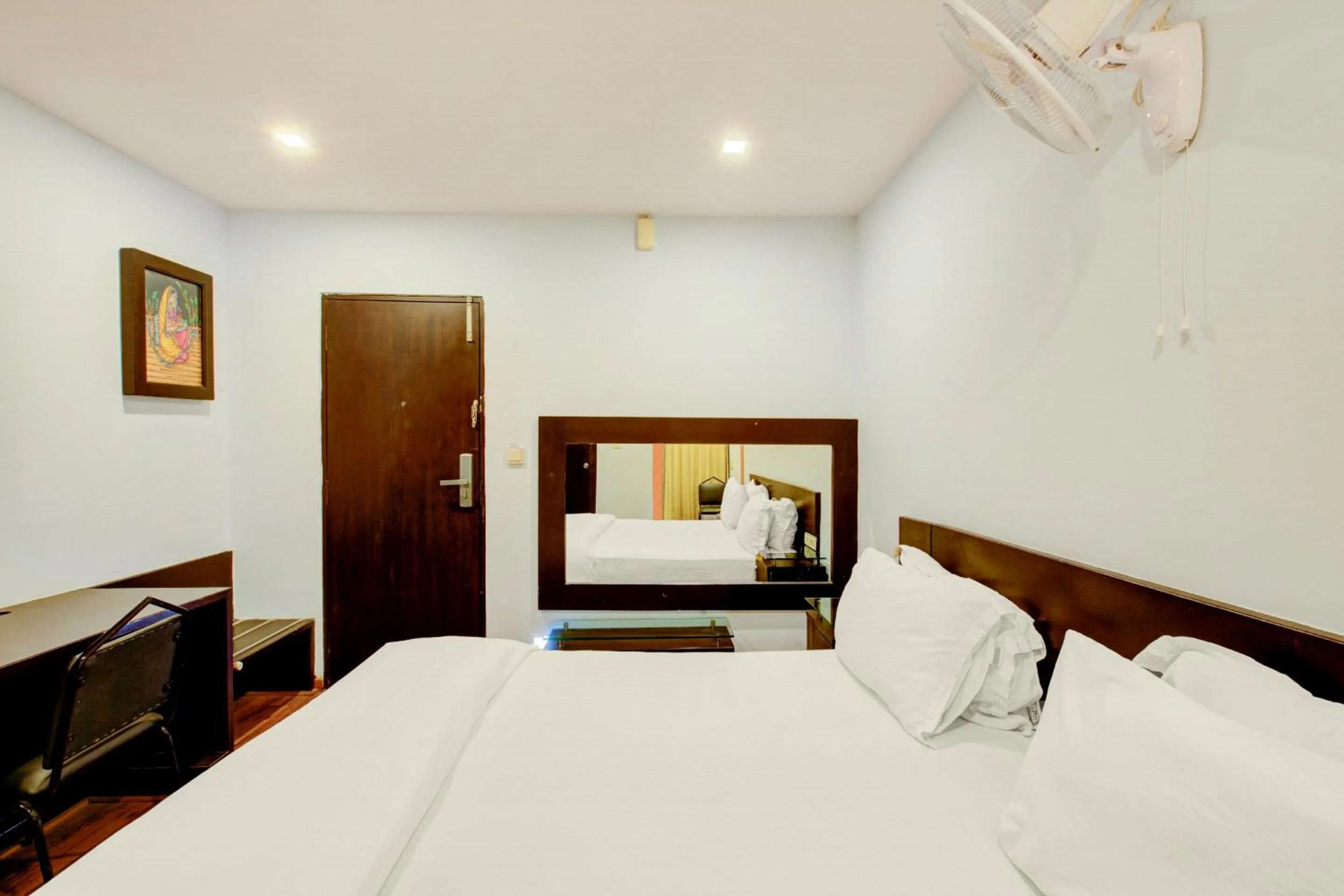 Bedroom, Bed in Townhouse Oak JVH Hotel Bangalore