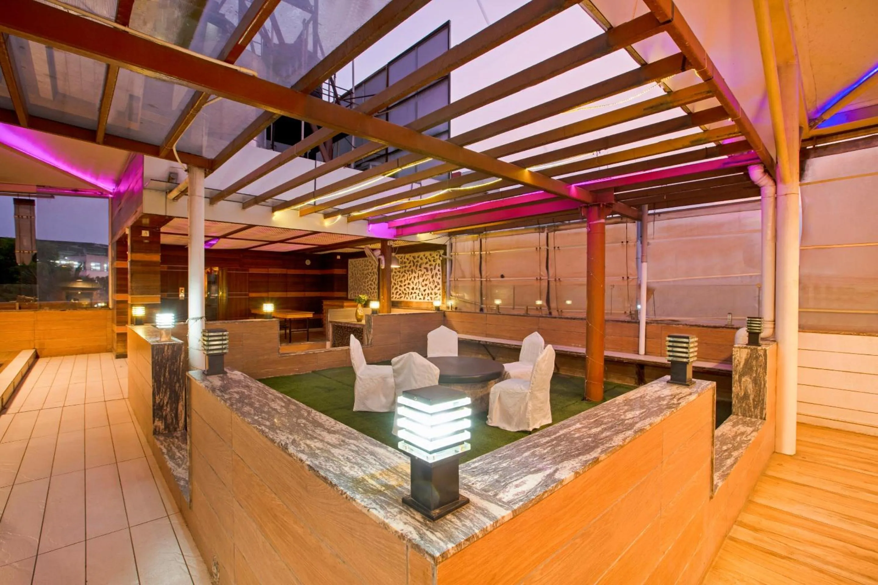 Restaurant/places to eat in Townhouse Oak JVH Hotel Bangalore