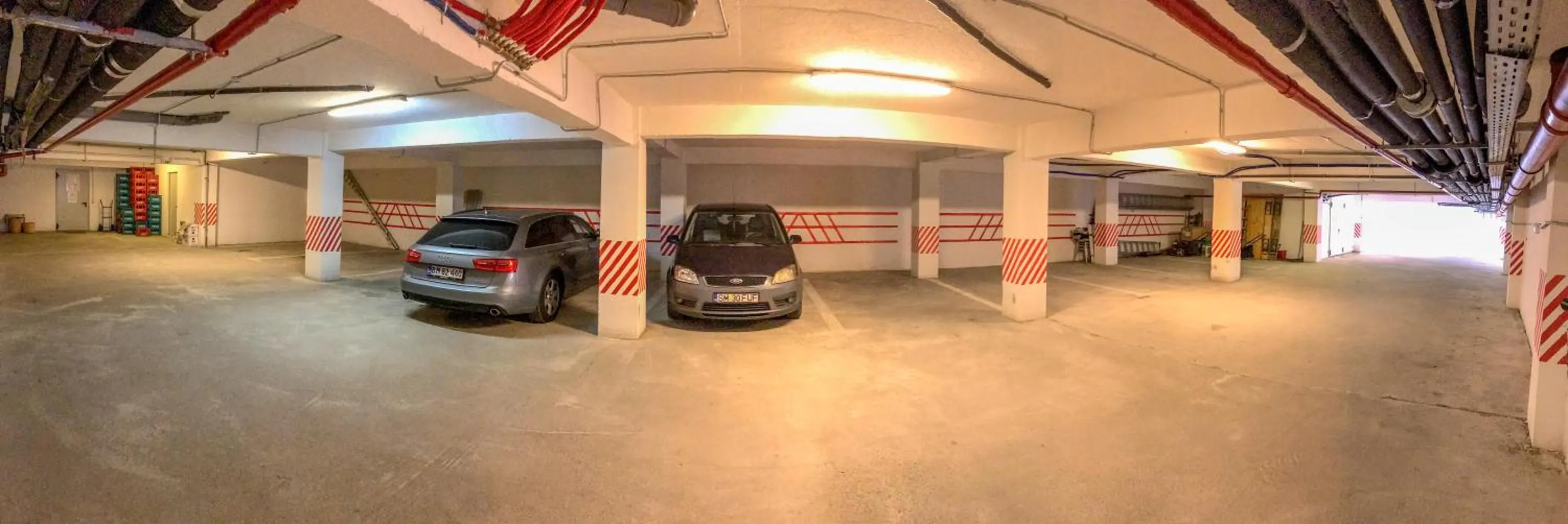 Parking in Hotel Satu Mare City