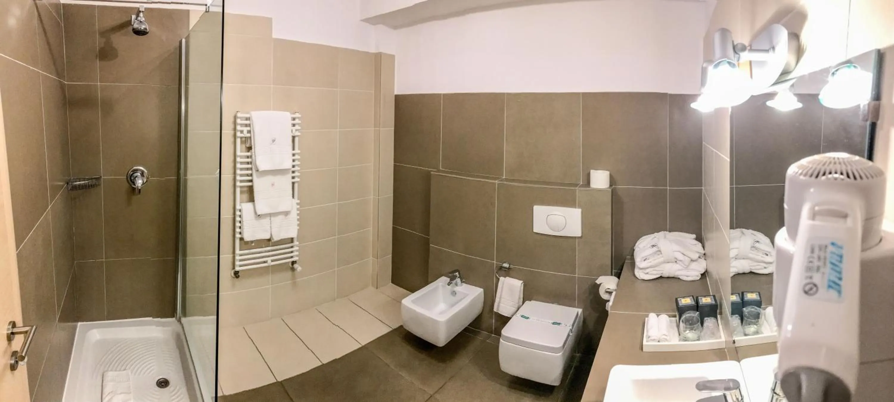 Bathroom in Hotel Satu Mare City