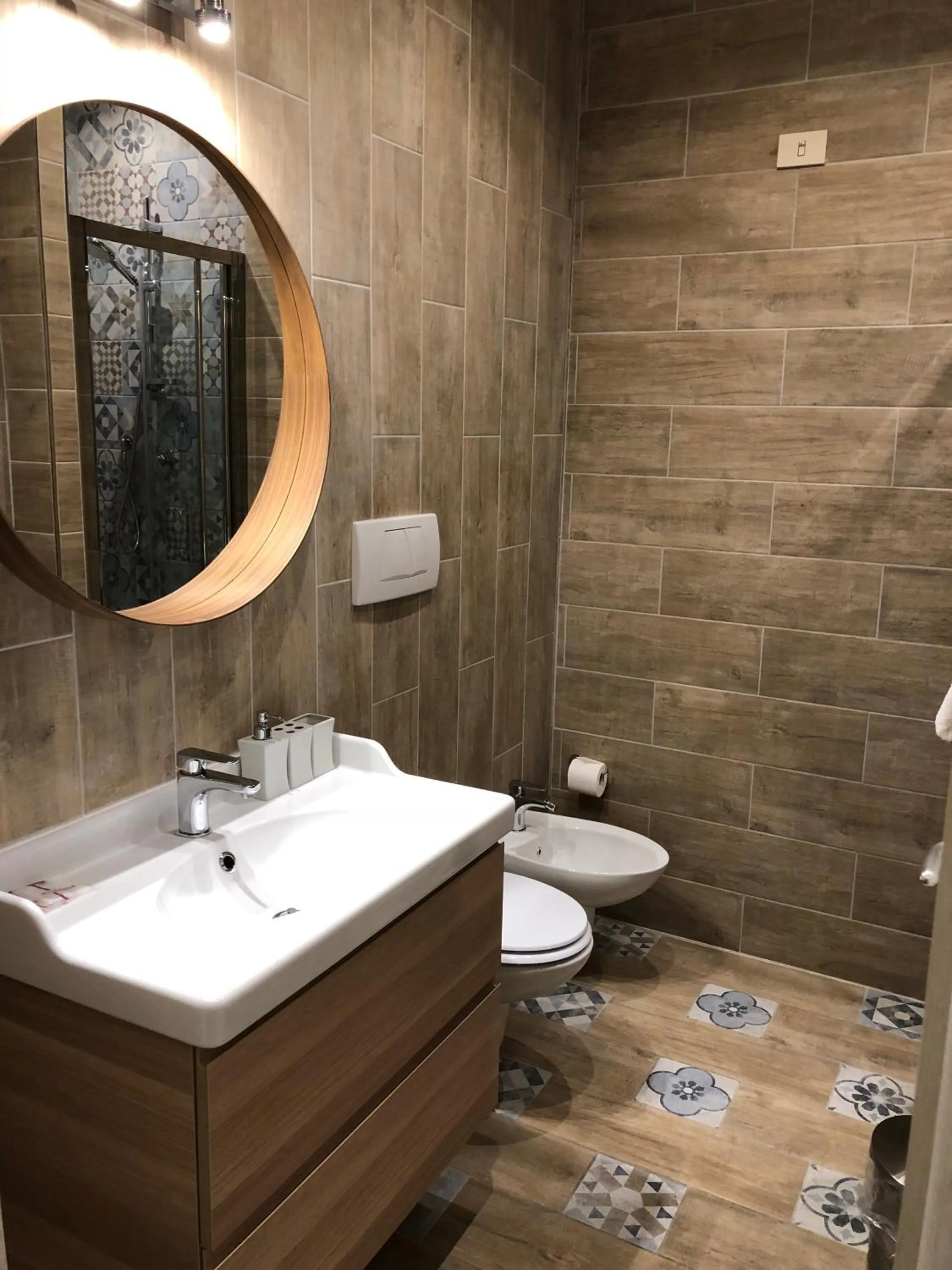 Bathroom in Le Petit Real