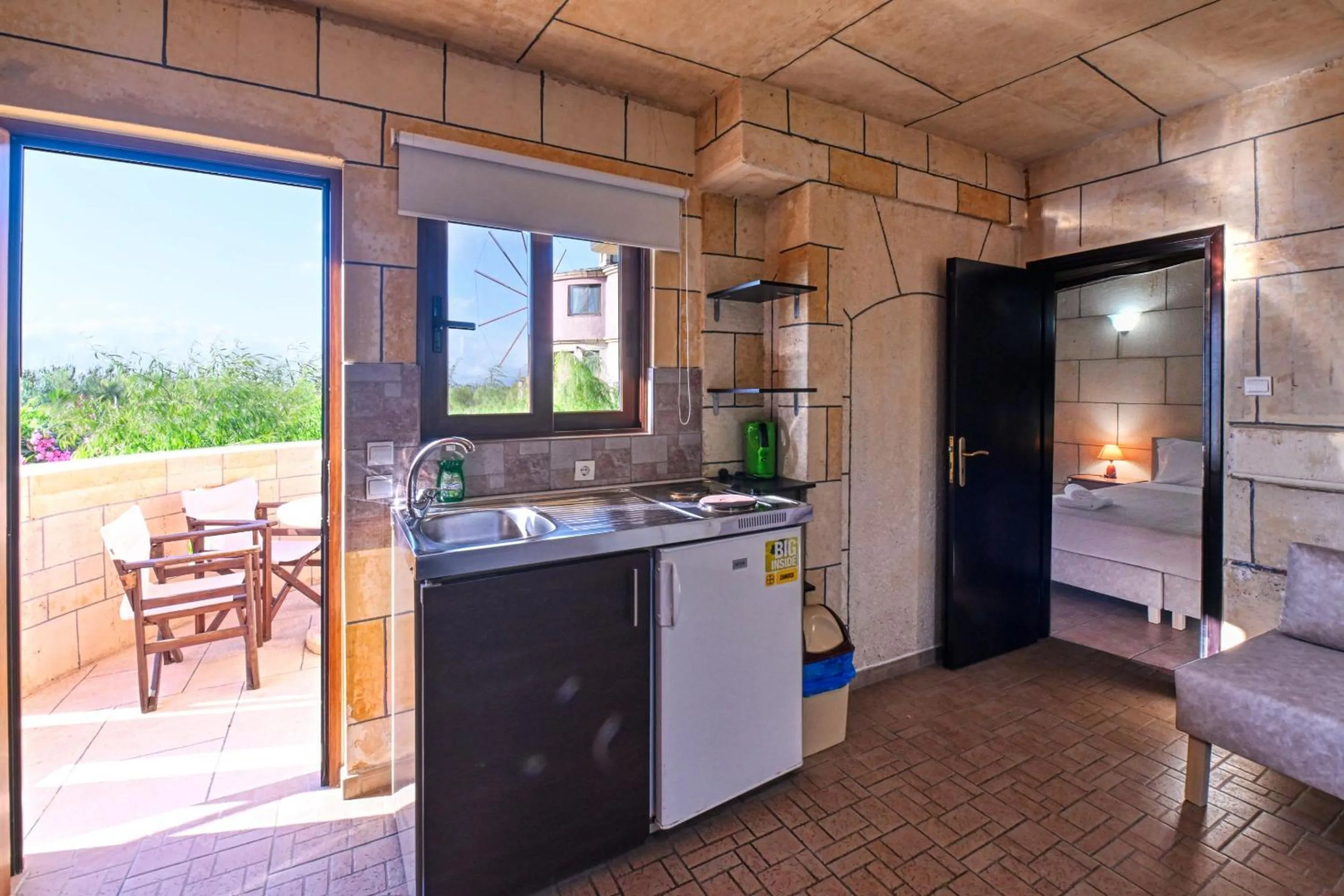 Coffee/tea facilities in Anemomili Village