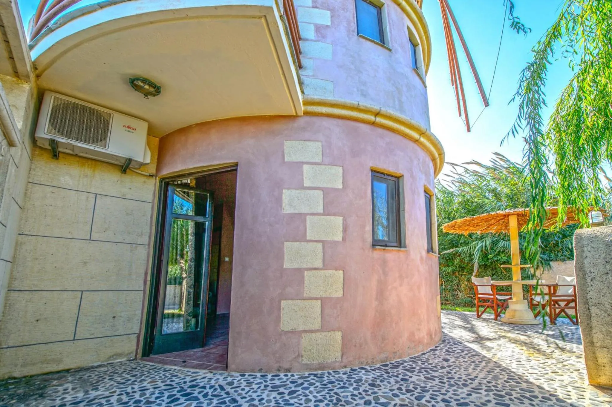 Facade/entrance in Anemomili Village