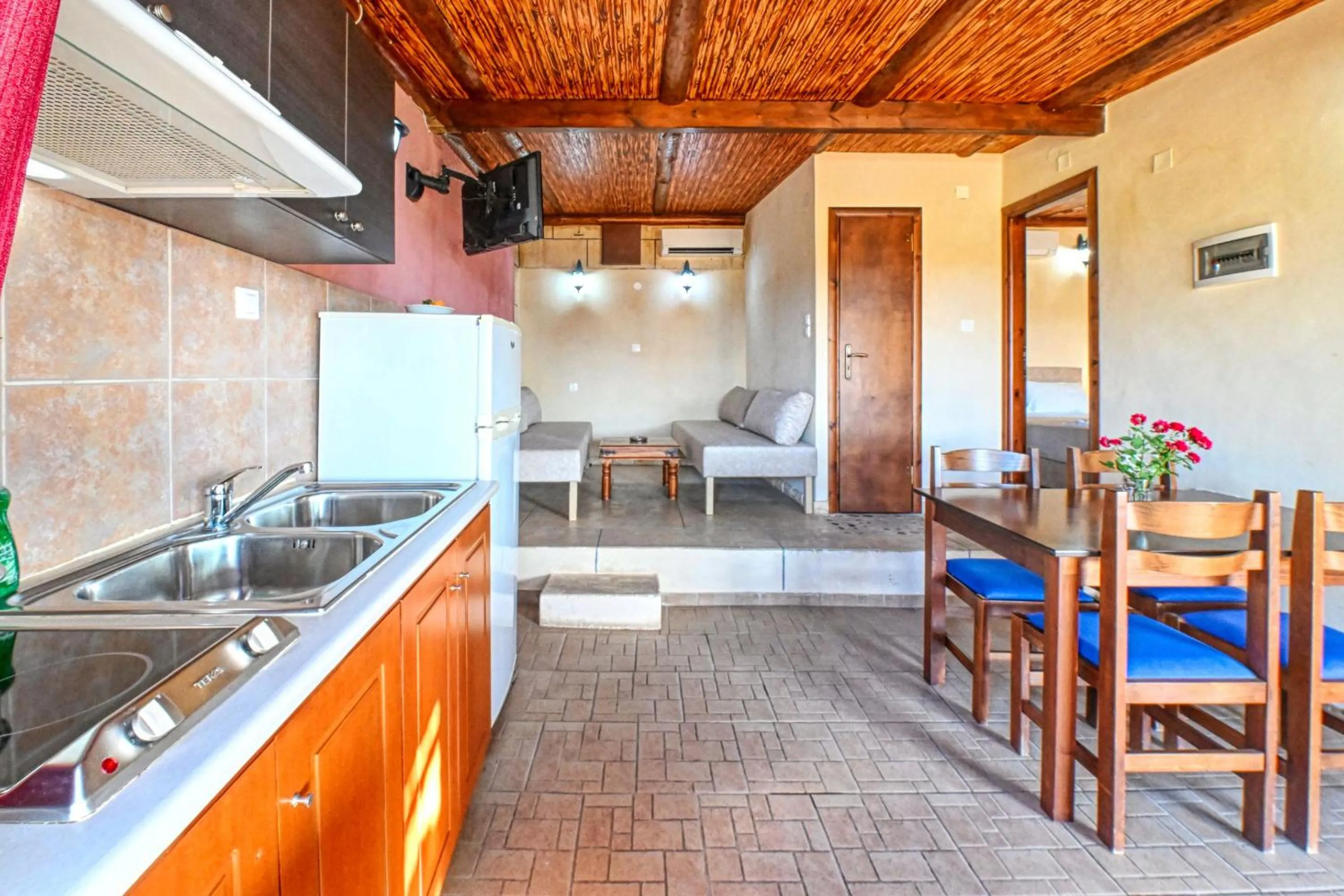 Kitchen or kitchenette in Anemomili Village