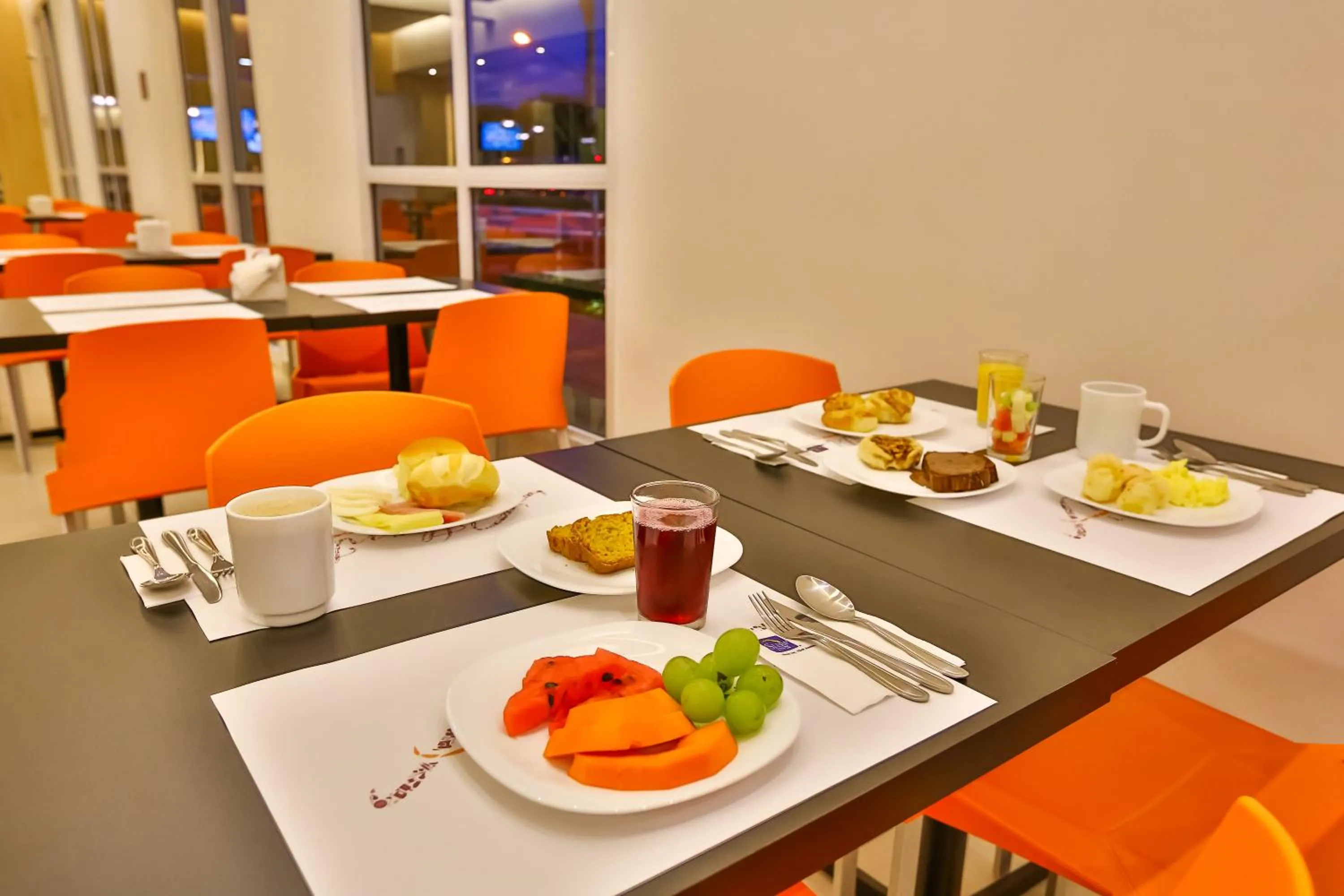 Buffet breakfast in Transamerica Fit Jacareí