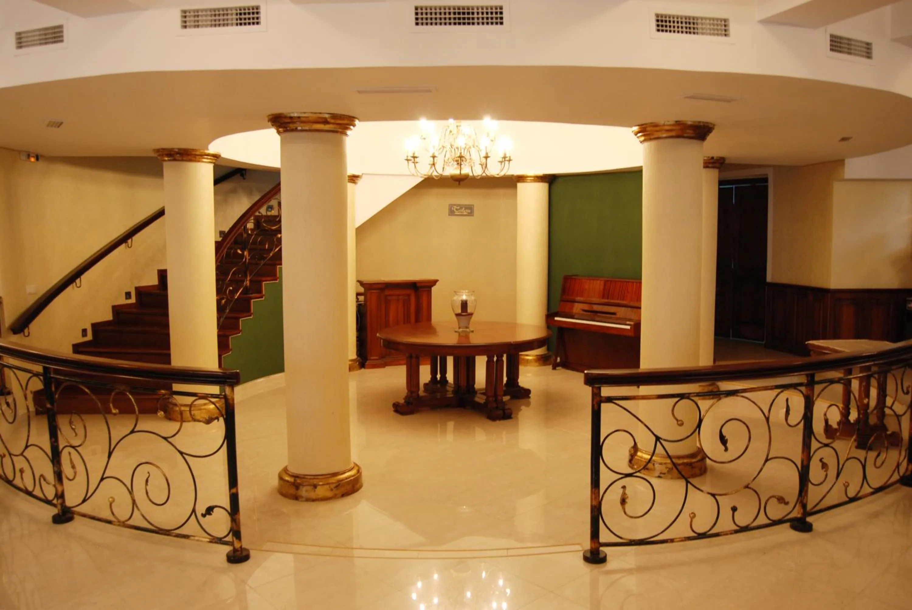 Restaurant/places to eat in Hotel Gallant Sibiu