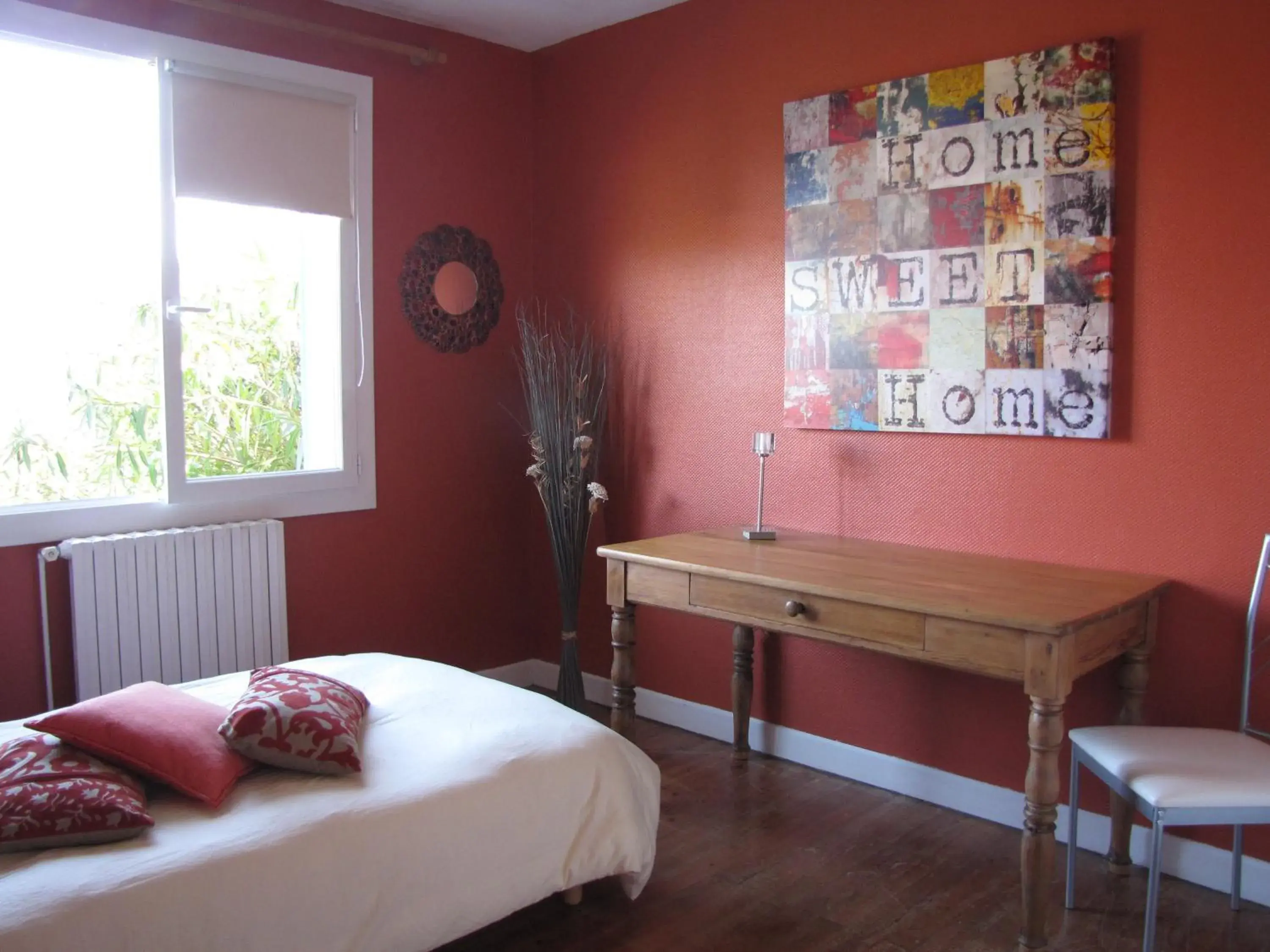 Standard Single Room with Shared Bathroom - single occupancy in Gîte "Au Gré de l'Adour" Standard Single Room with Shared Bathroom - single occupancy in Gîte "Au Gré de l'Adour"