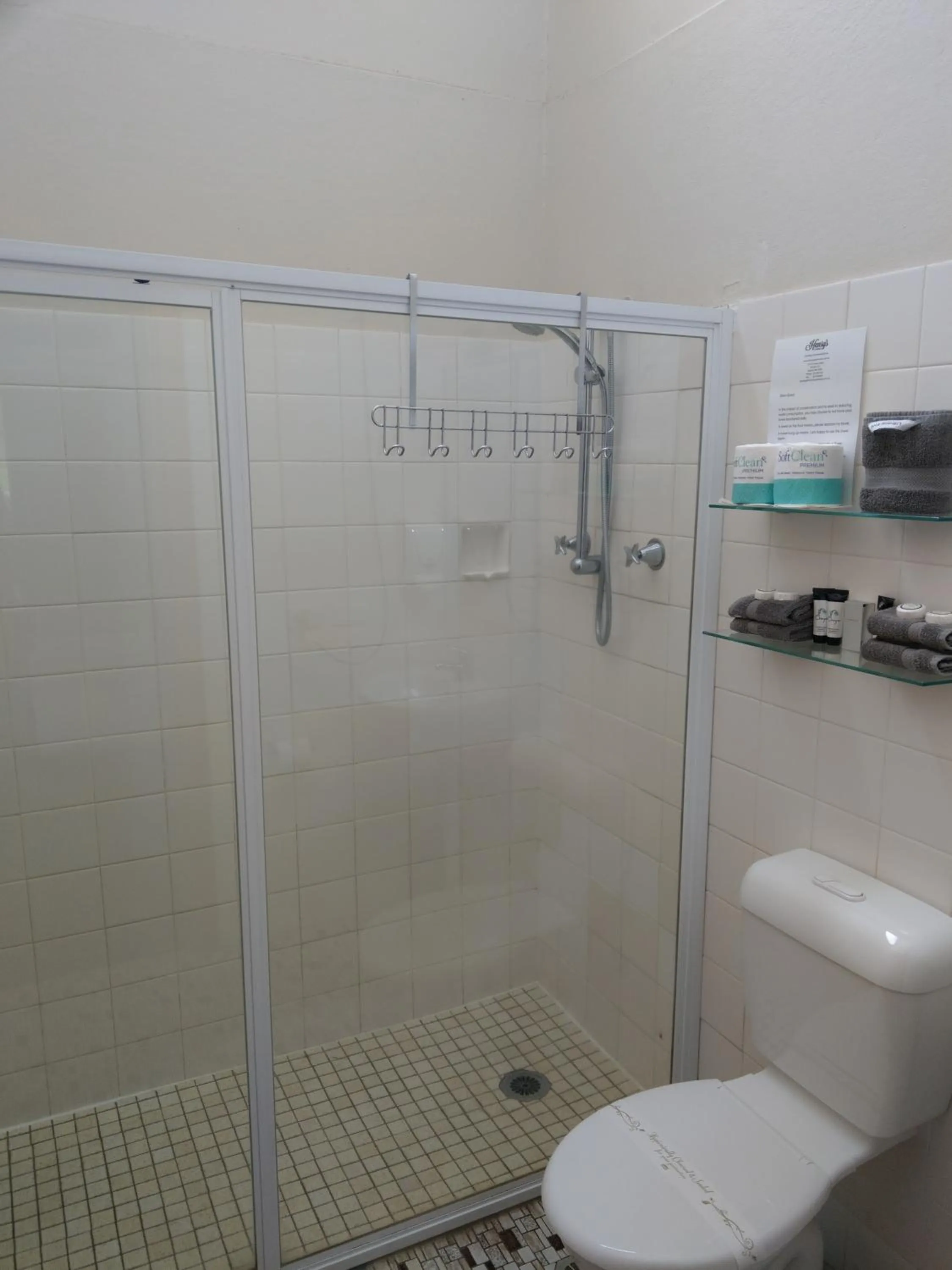 Bathroom in Henry's Quirindi