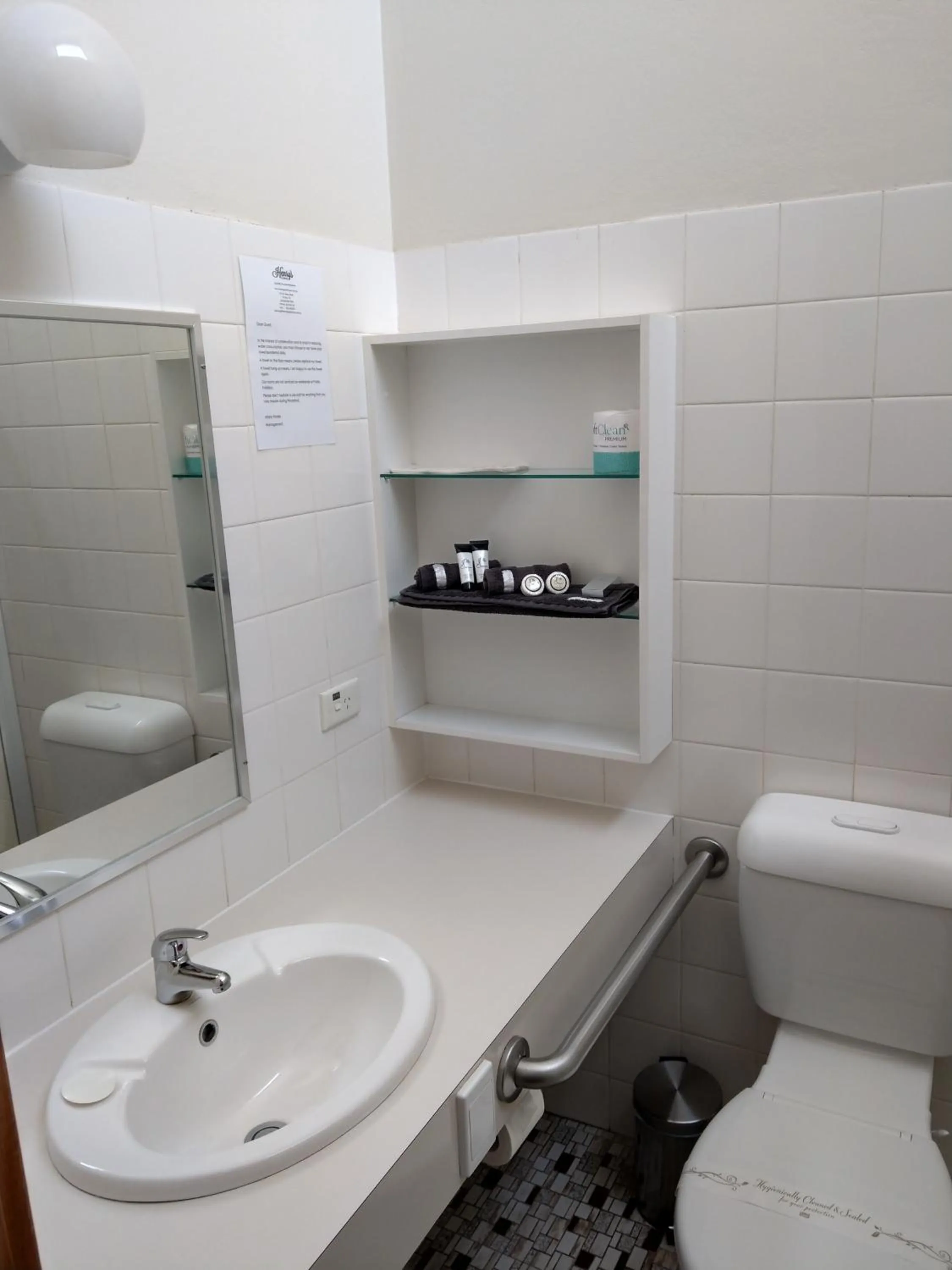 Bathroom in Henry's Quirindi