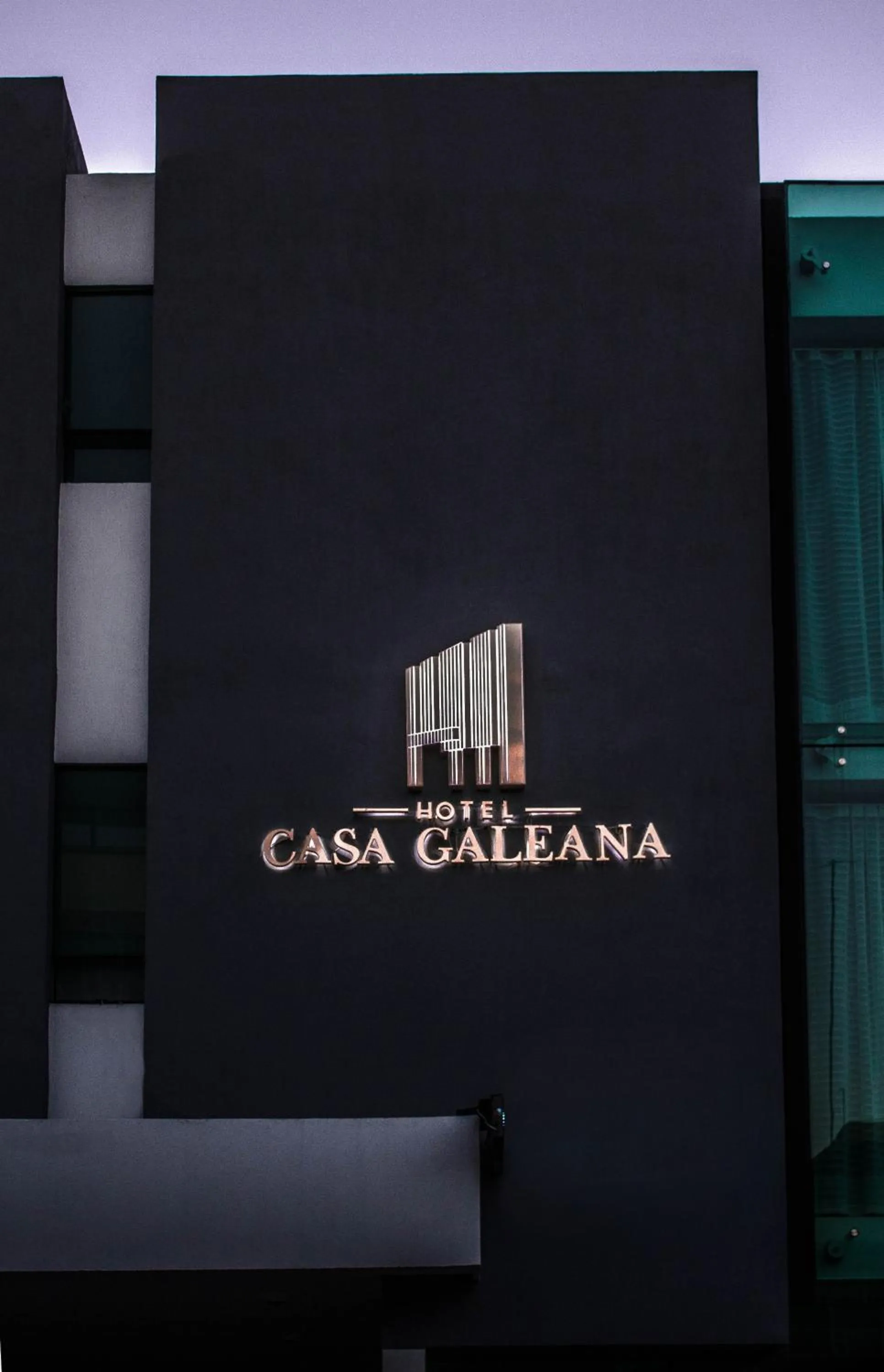 Property building in Hotel Casa Galeana Centro con Estacionamiento Privado