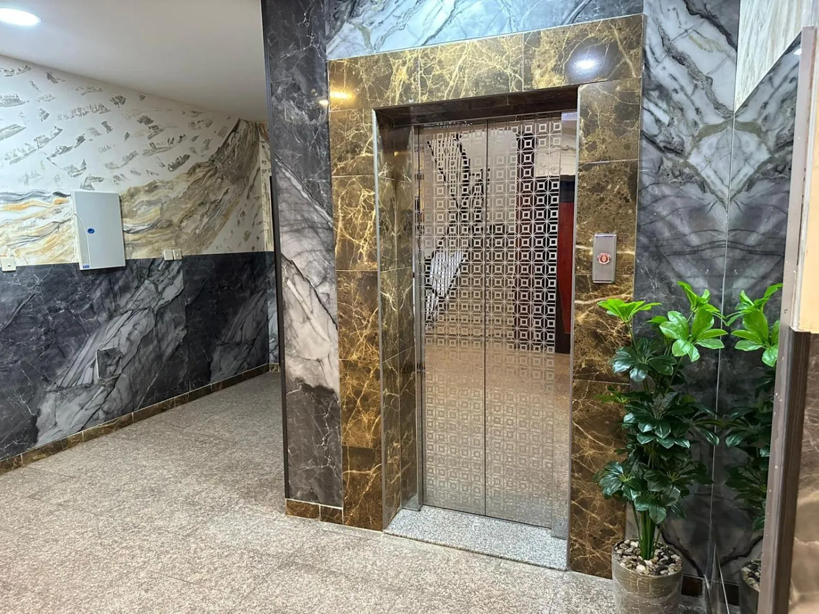 elevator in Al Massah Al Khalijiyah Furnished Units