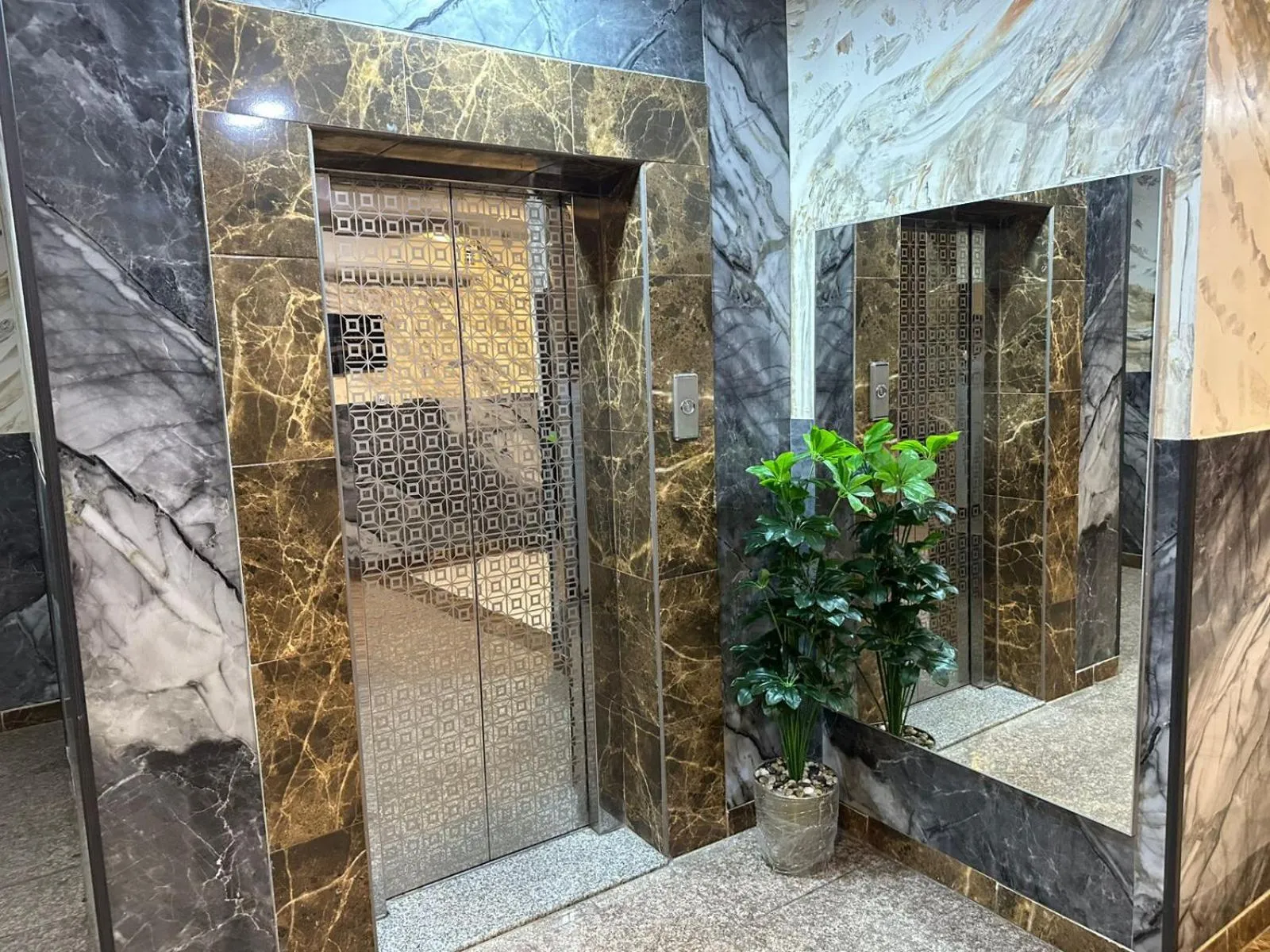 elevator in Al Massah Al Khalijiyah Furnished Units