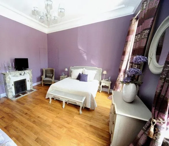 Photo of the whole room, Bed in La Demeure de Laclais