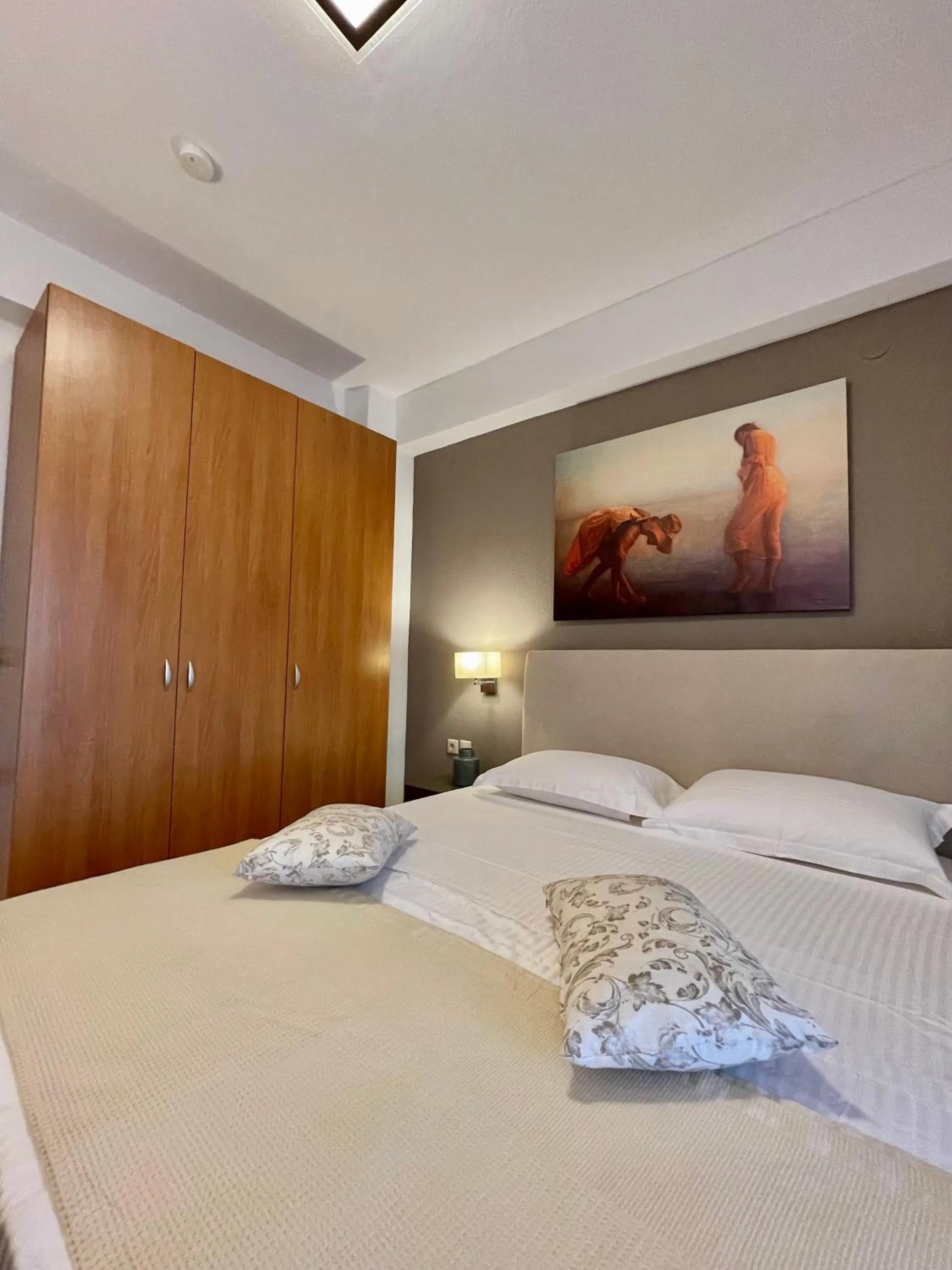 Photo of the whole room, Bed in Koumaros Aparthotel
