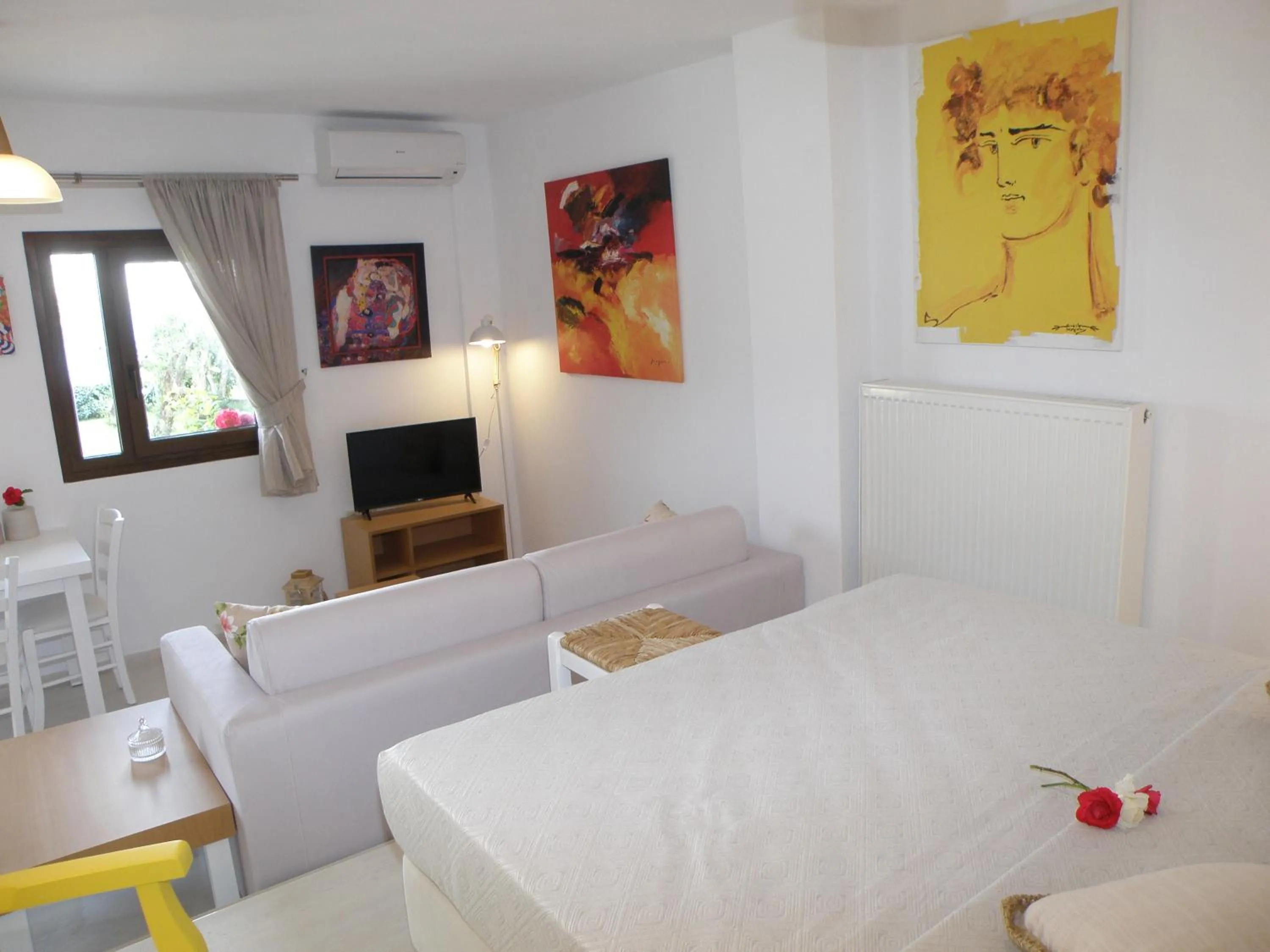 TV and multimedia, Bed in Koumaros Aparthotel
