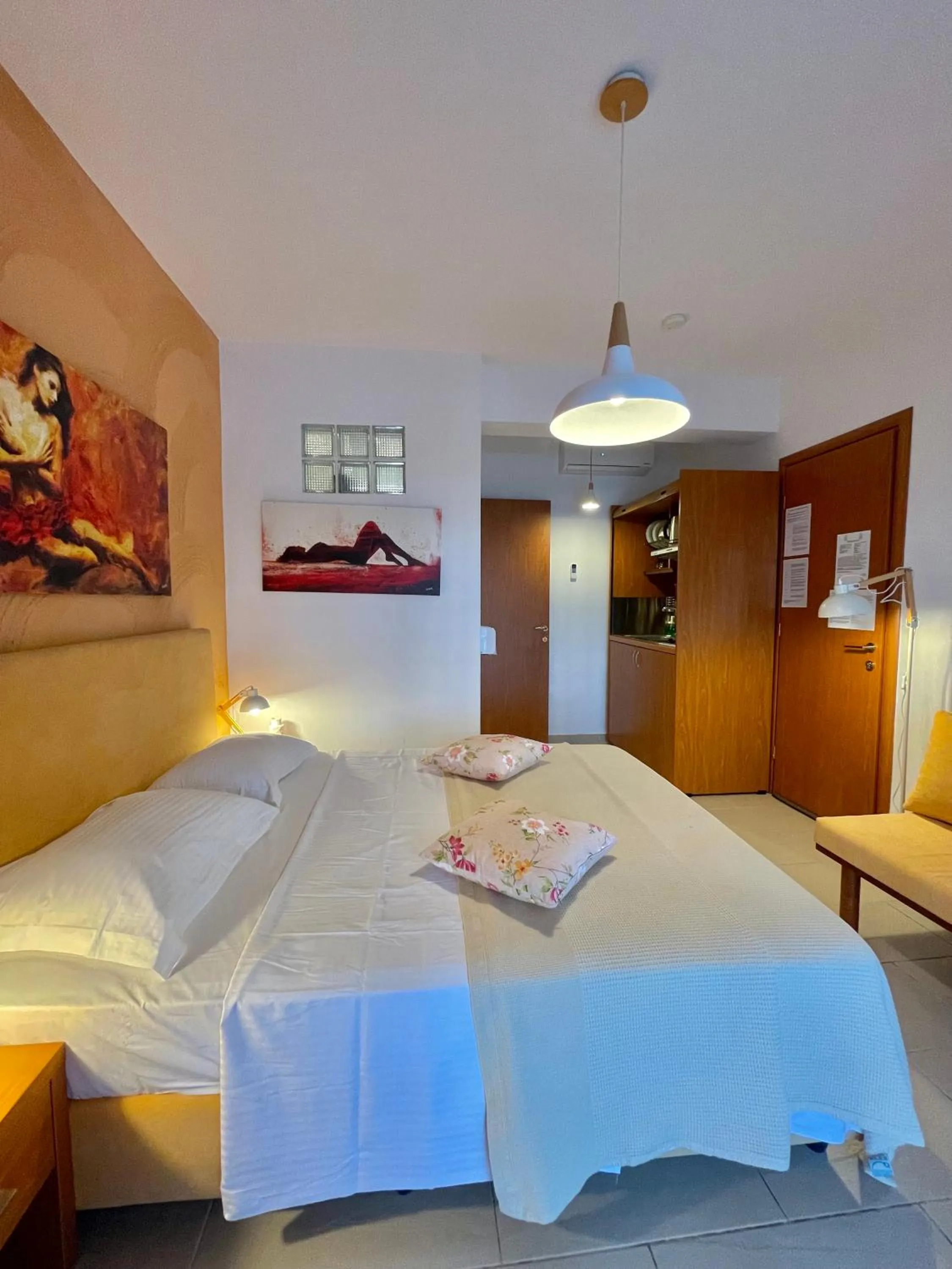 Bed in Koumaros Aparthotel