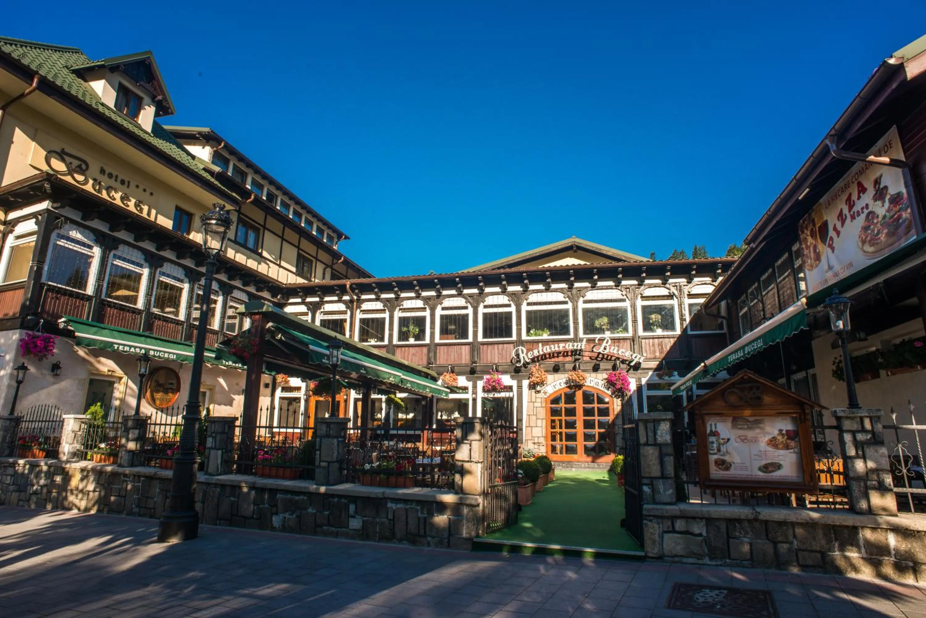 Restaurant/places to eat in Hotel Bucegi