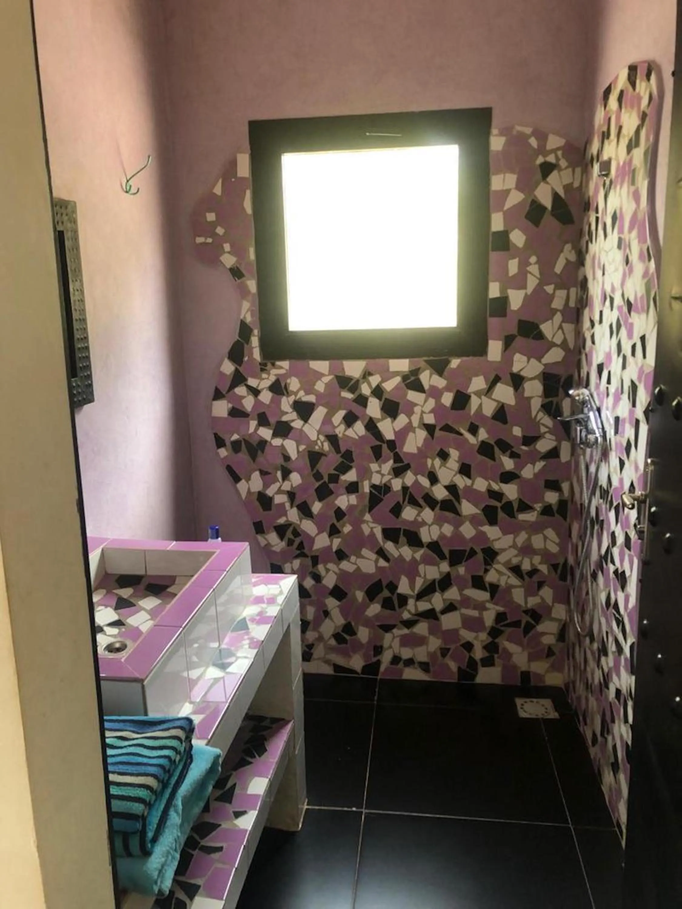 Shower in Bine Bassile