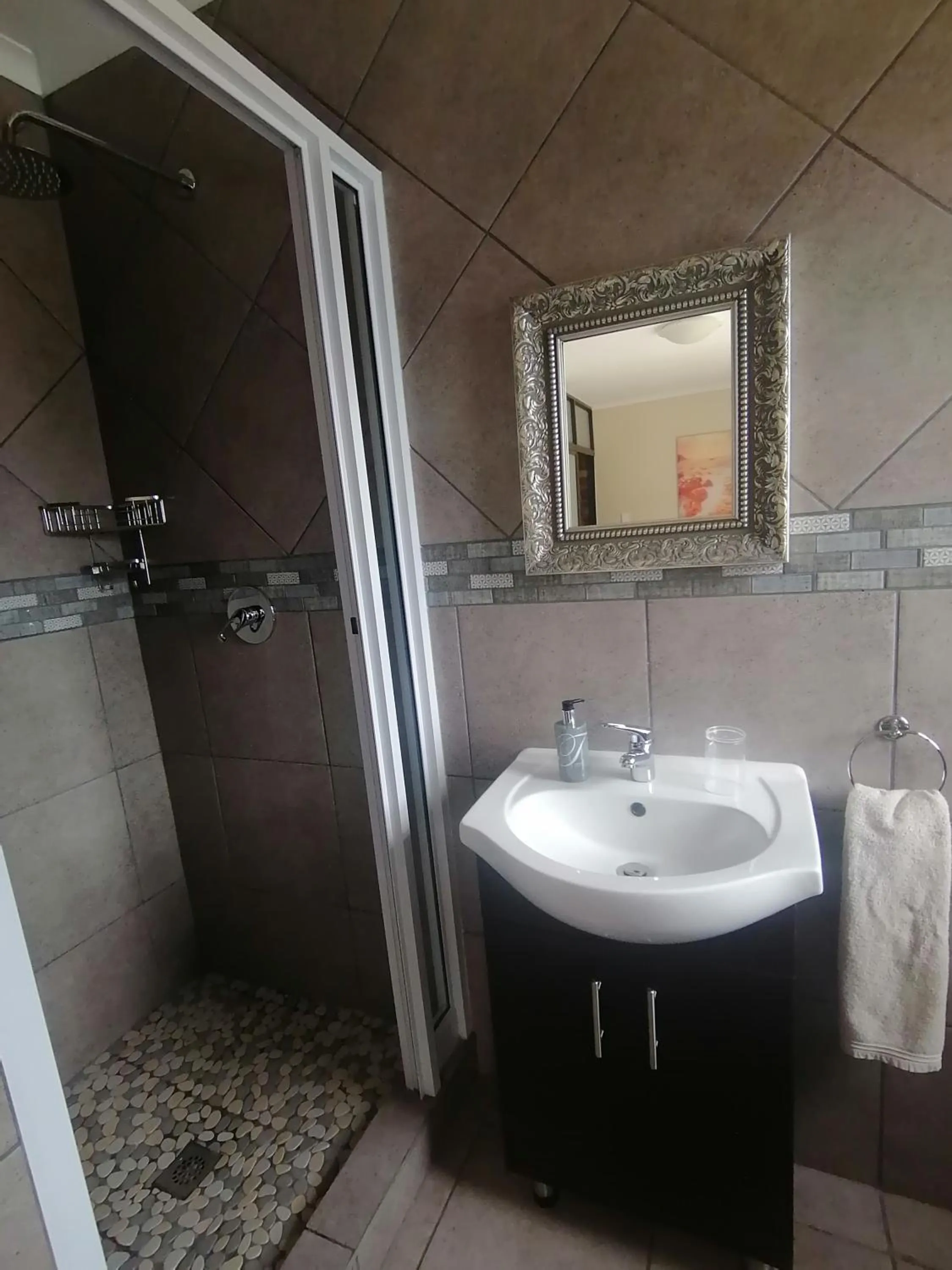 Shower in Blue Sea Guest House