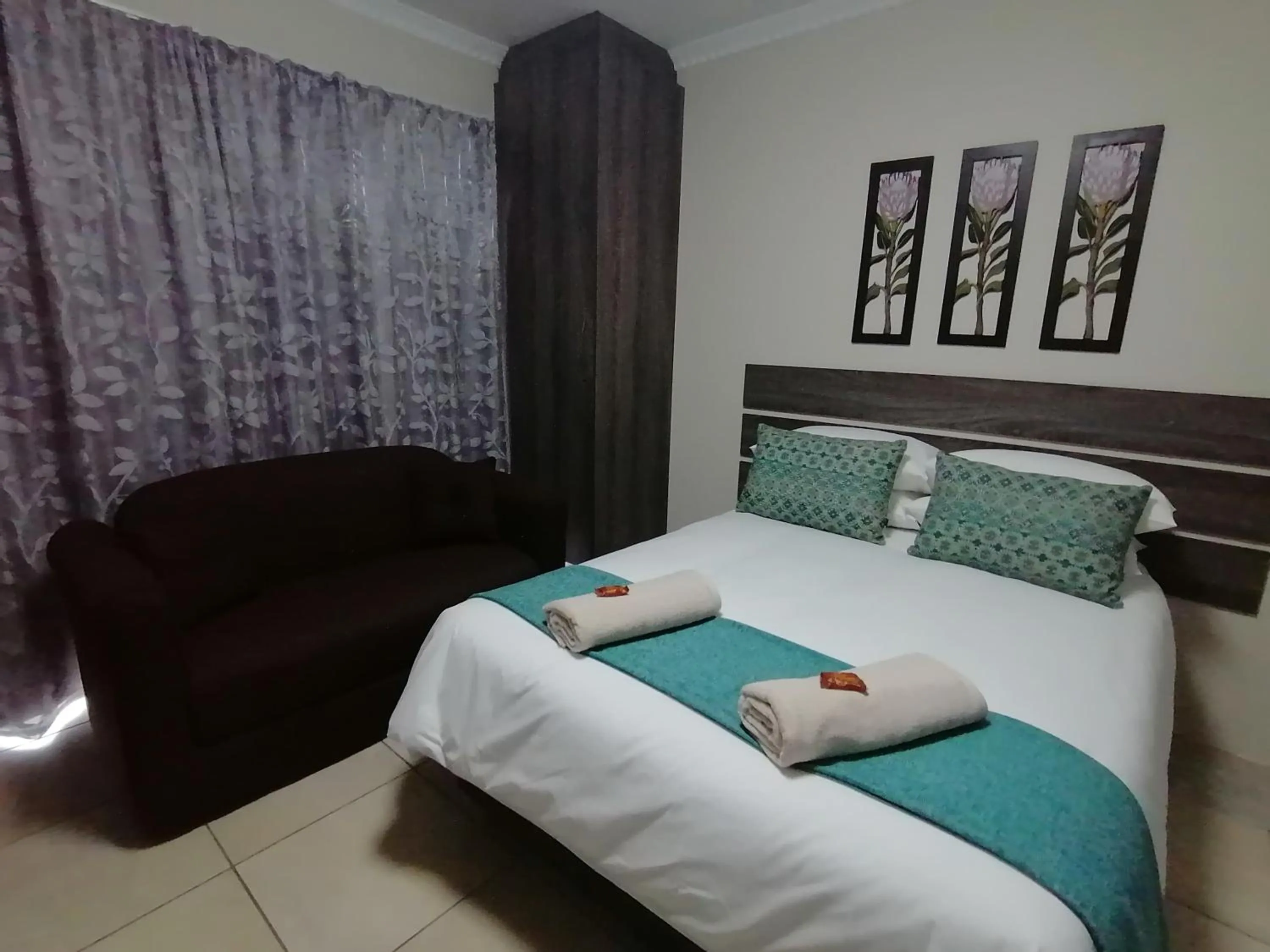 Bed in Blue Sea Guest House