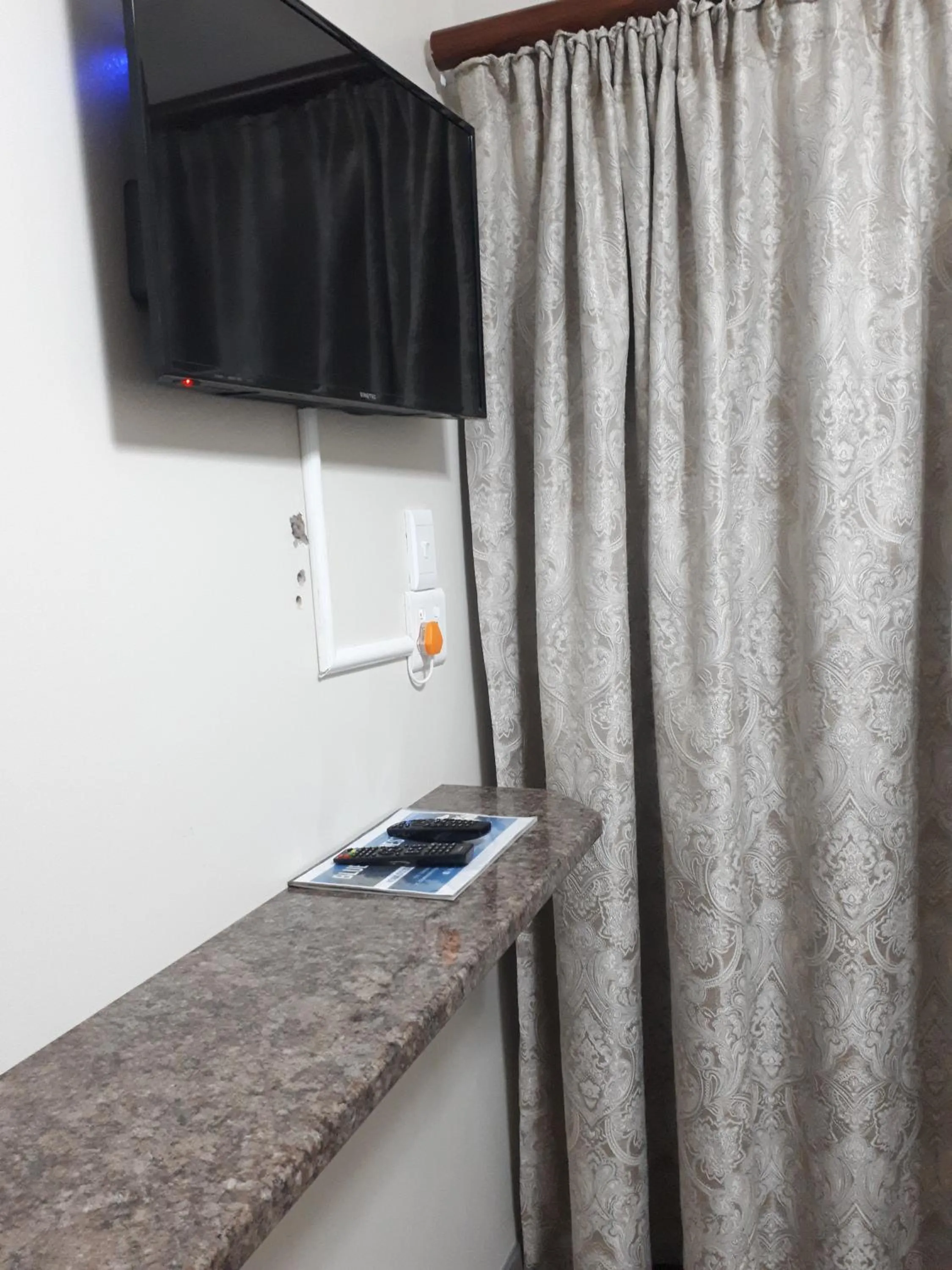 TV and multimedia in Blue Sea Guest House