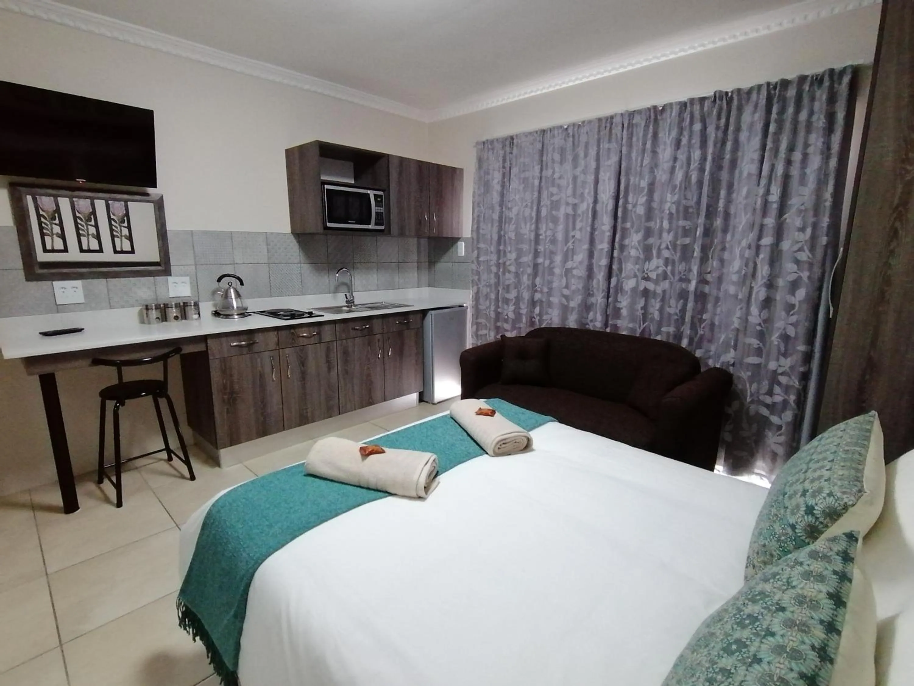 Bed in Blue Sea Guest House