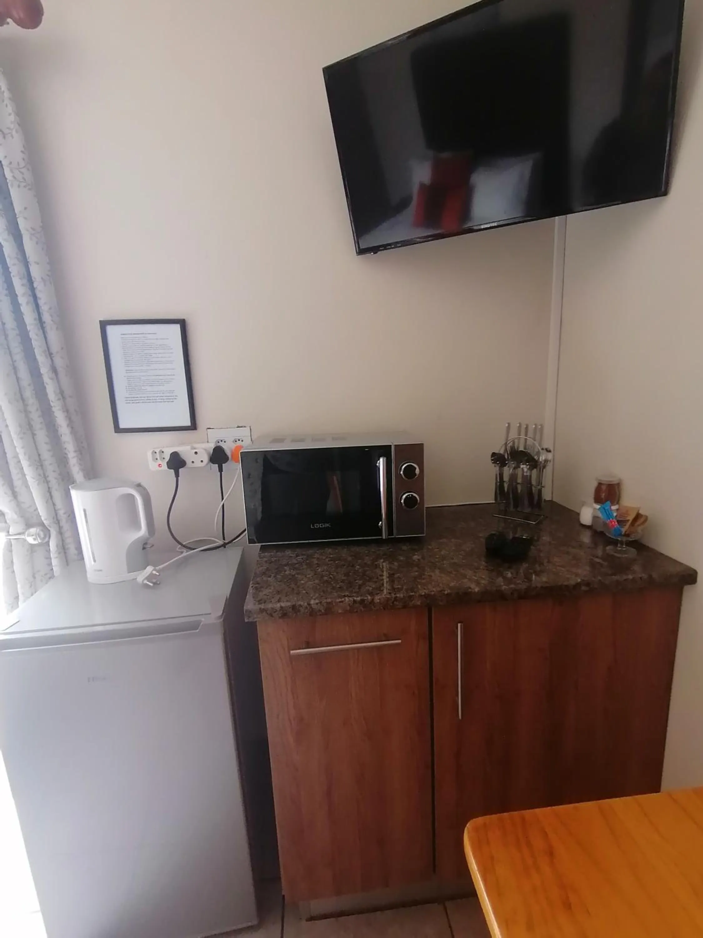 TV and multimedia in Blue Sea Guest House