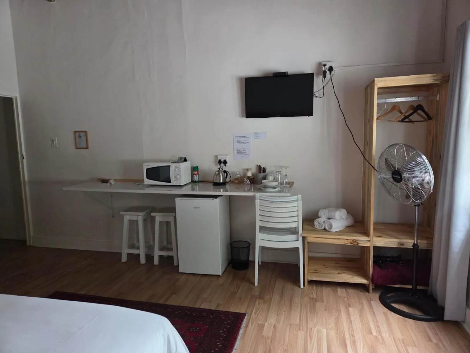 Kitchen or kitchenette, Bed in Koo Karoo Guest Lodge and Self Catering