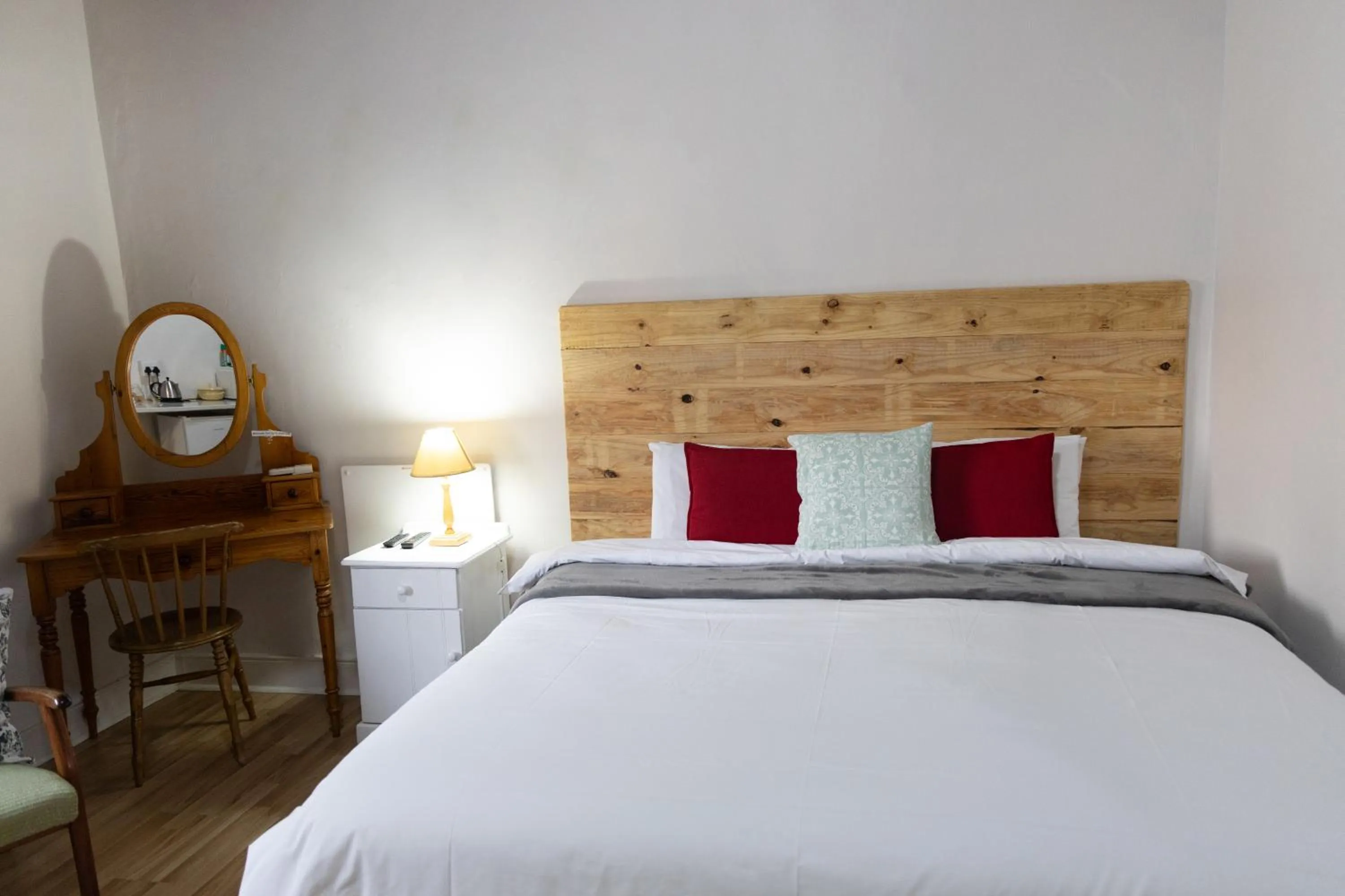 Bed in Koo Karoo Guest Lodge and Self Catering