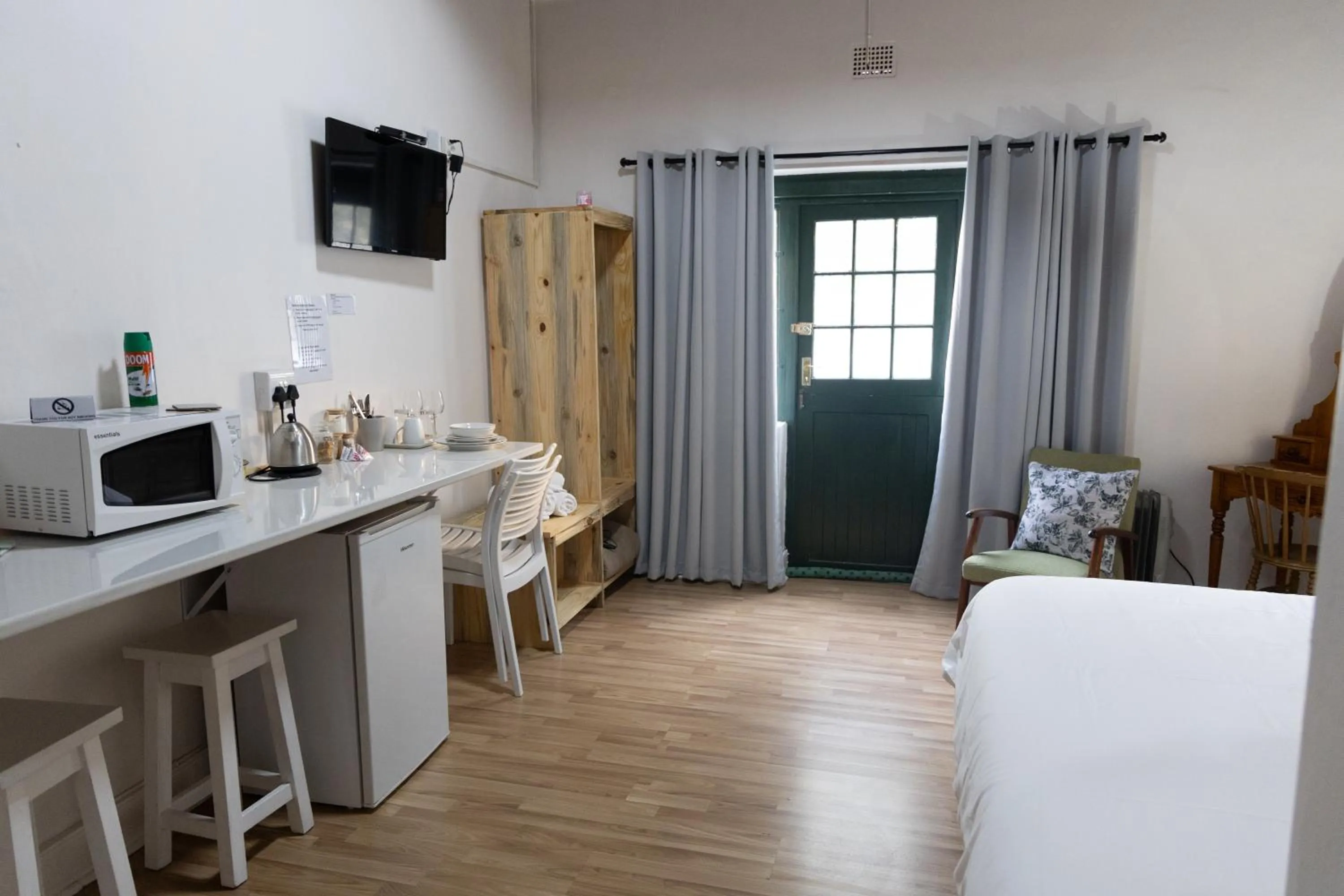 Kitchen or kitchenette in Koo Karoo Guest Lodge and Self Catering