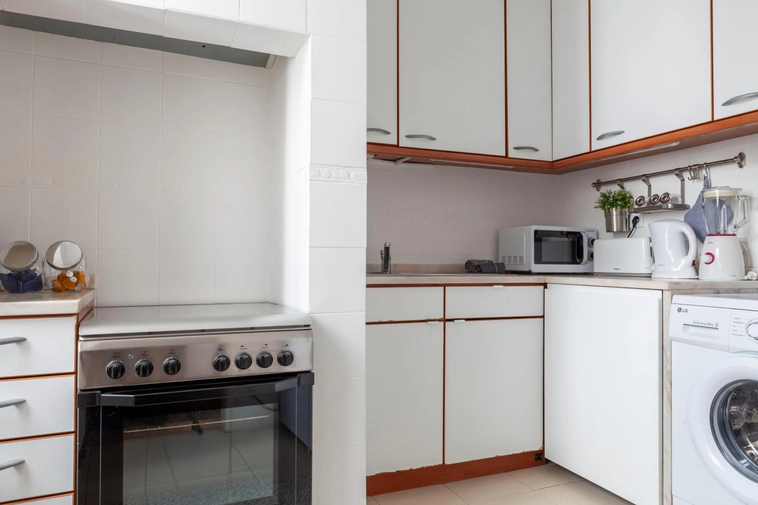 Alfama Amazing Scenic River and City View Charming apartment With 2 bedrooms and AC 19th Century Building