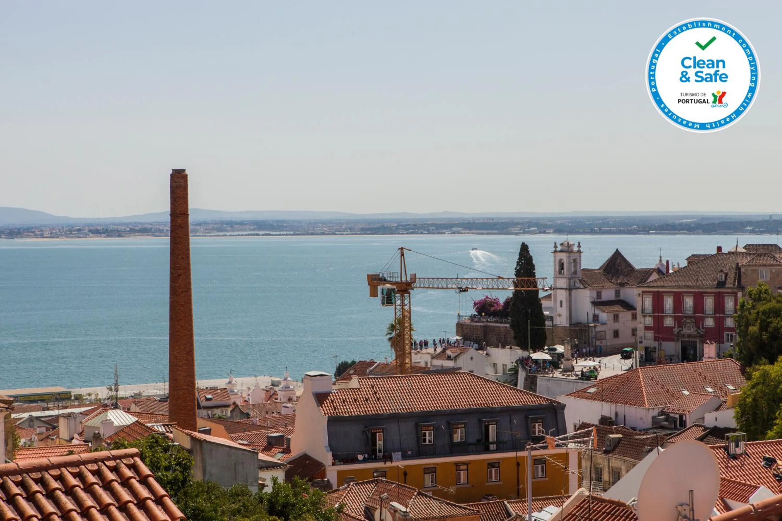 Property building in Alfama Amazing Scenic River and City View Charming apartment With 2 bedrooms and AC 19th Century Building