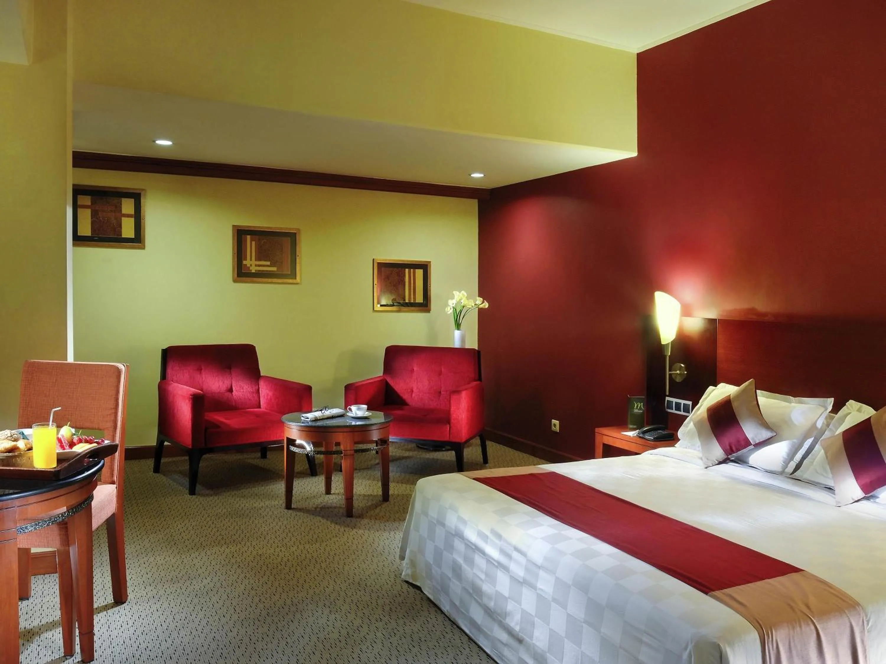 Bedroom, Bed in Mercure Jakarta Kota