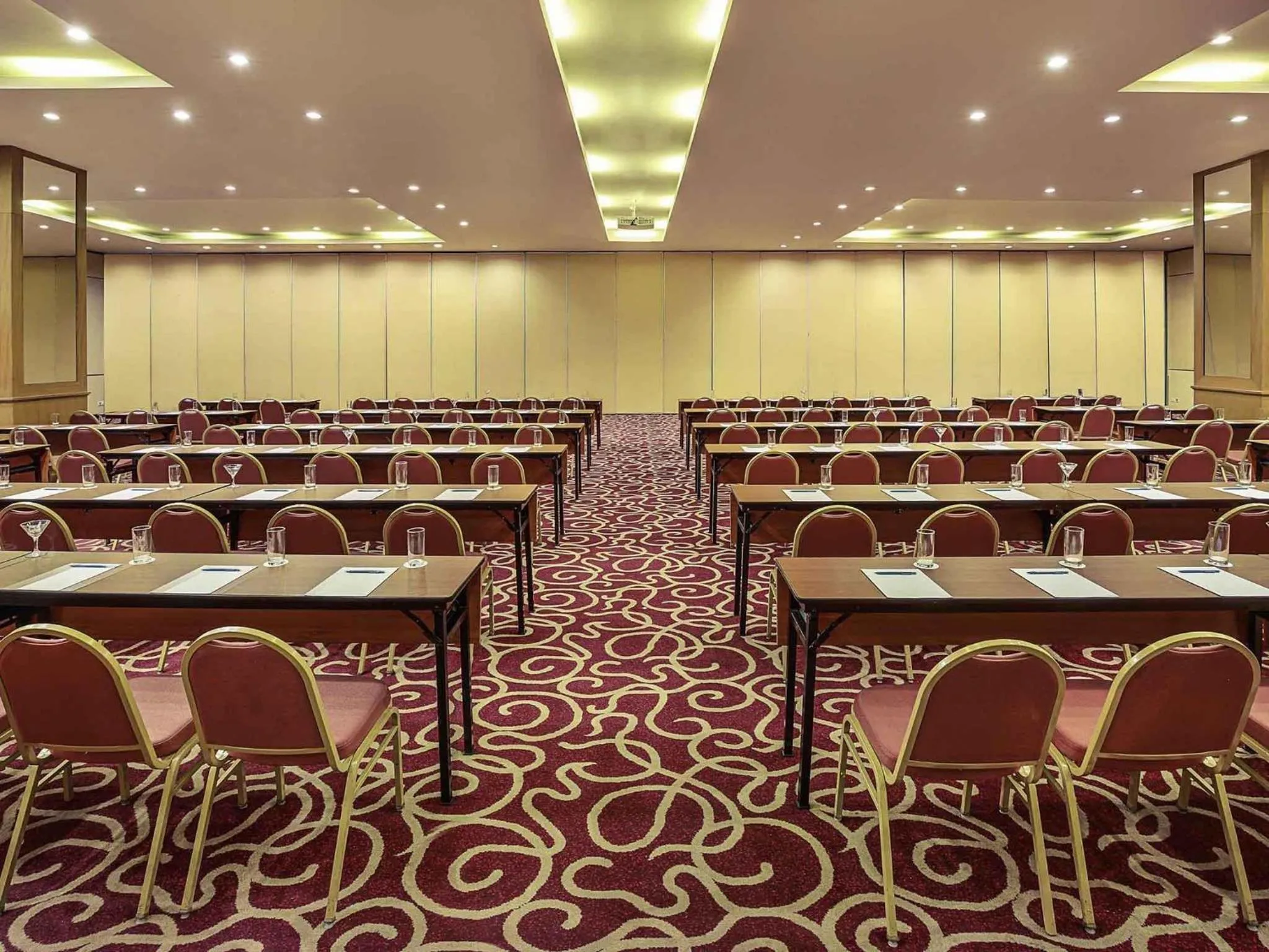 Meeting/conference room in Mercure Jakarta Kota
