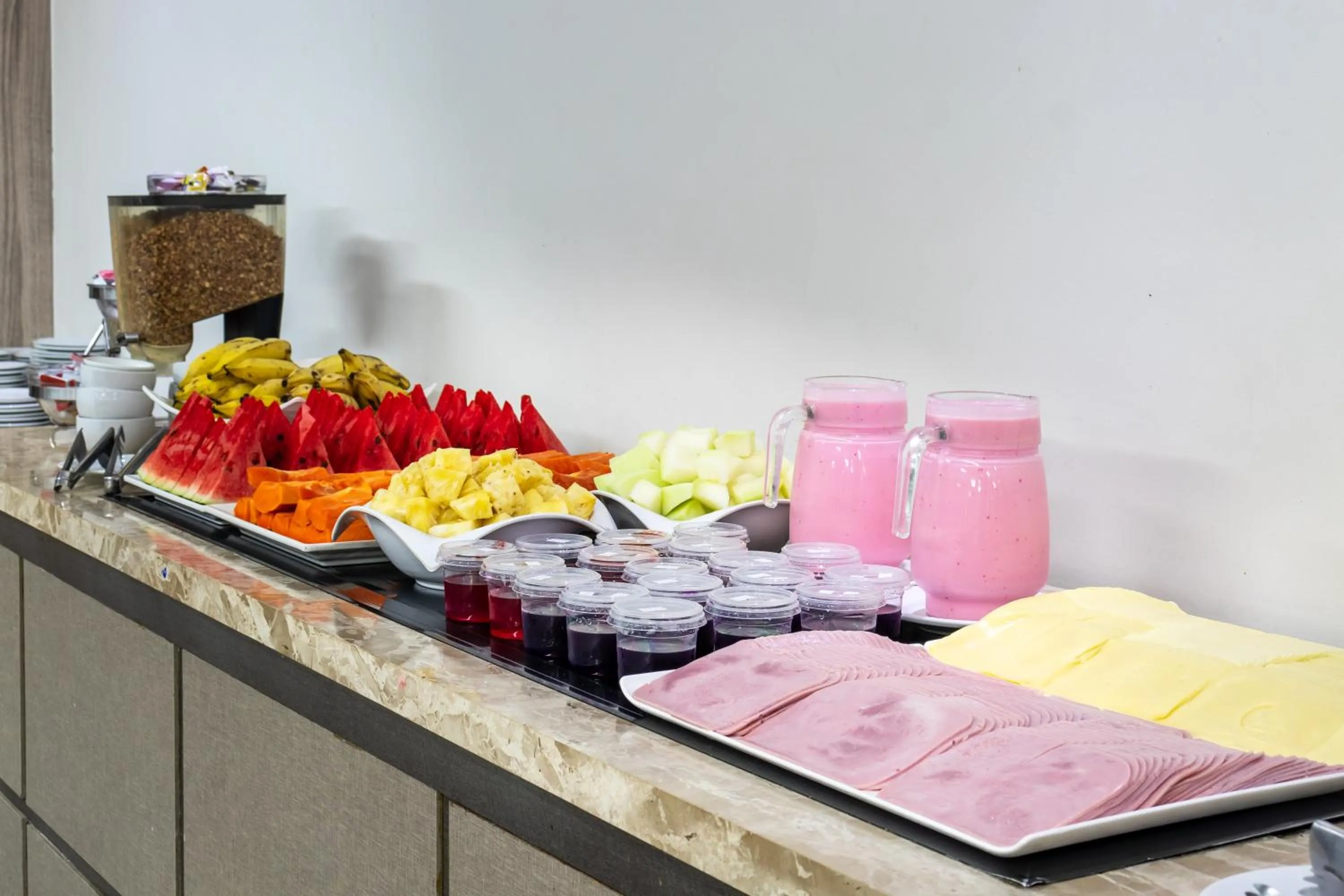 Food and drinks in Umuarama Plaza Hotel by Castelo Itaipava